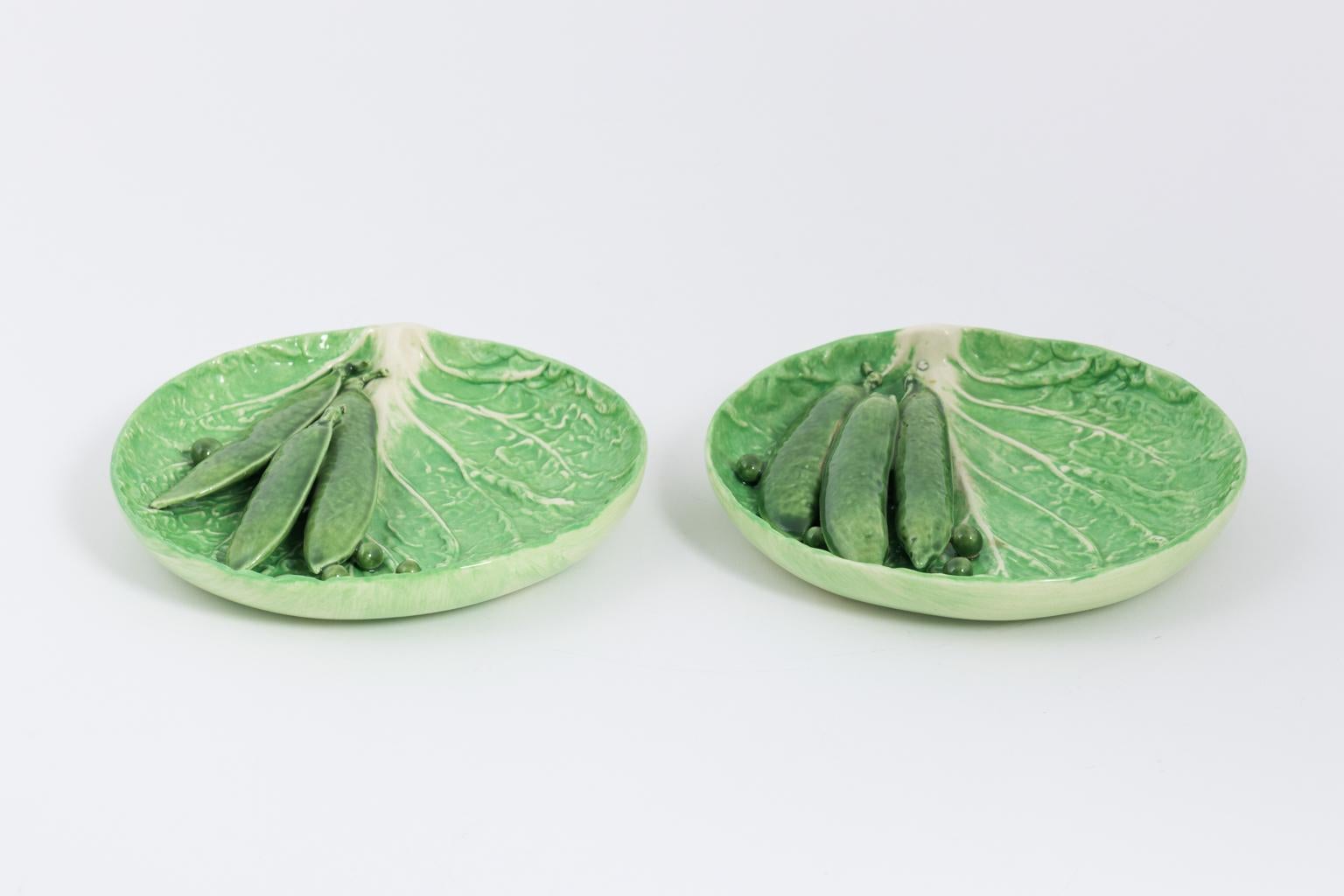 Pair of Dodie Thayer Pea Pod Plates In Good Condition In Stamford, CT