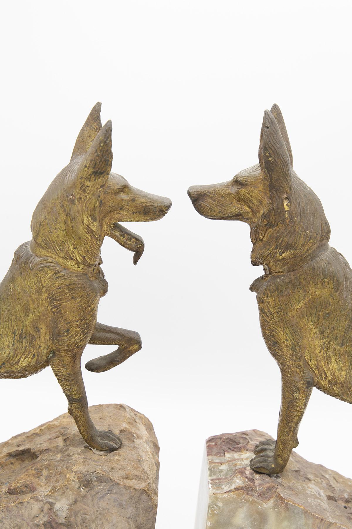 Pair of Dog-shaped bookends made of onyx and bronze For Sale 3