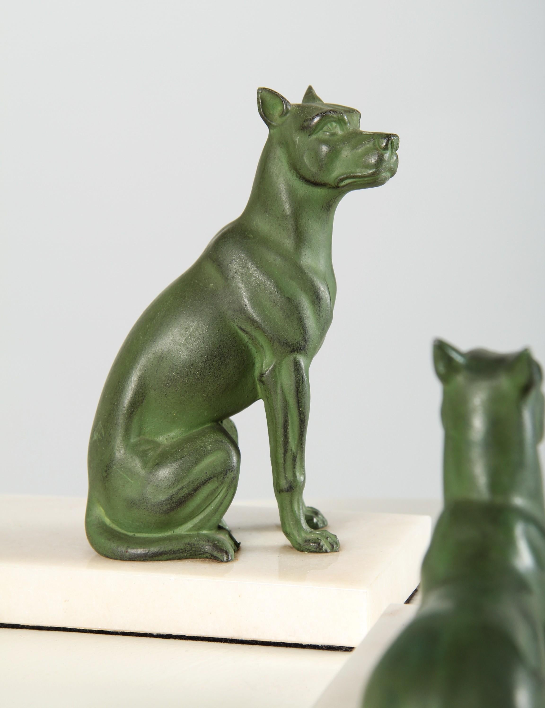 Paire de presse-papiers en forme de chiens de style Art Déco Bon état - En vente à Greven, DE