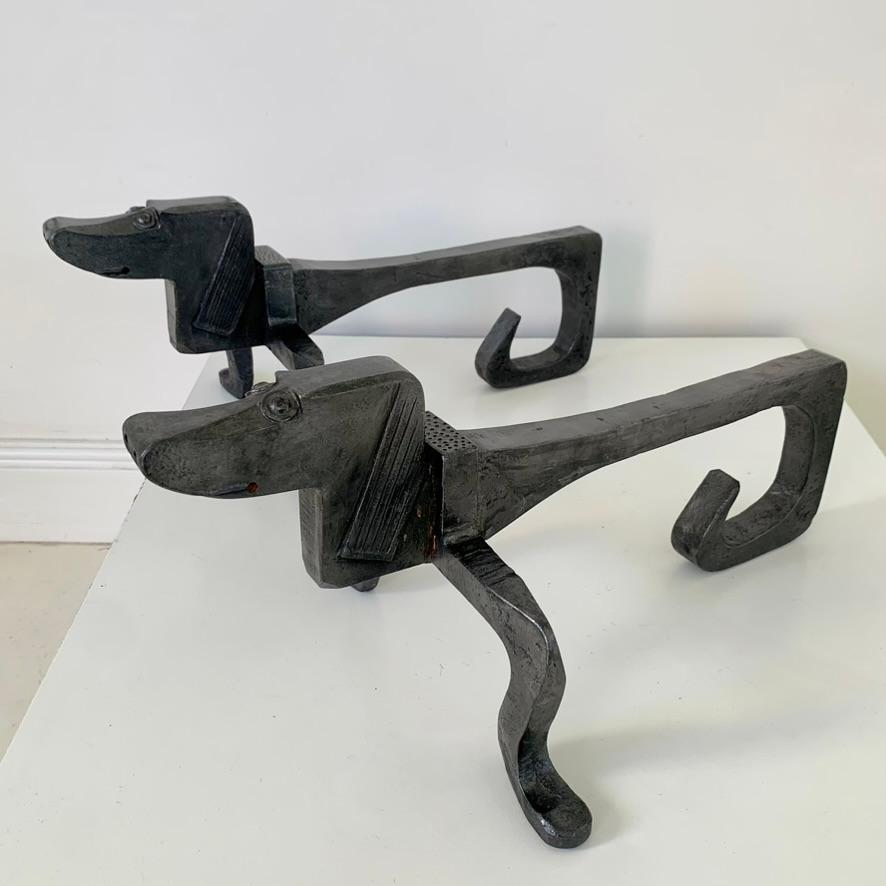 Pair of Dogs Wrought Iron Andirons, circa 1950, France. In Good Condition For Sale In Brussels, BE