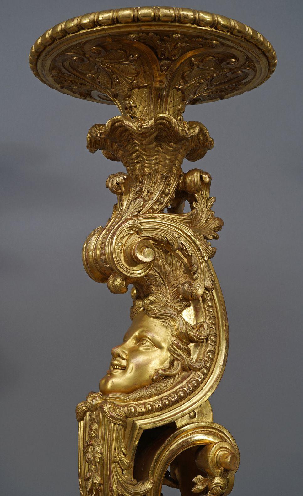 Francese Pair of « Dolphins » Torcheres Holders, France, Circa 1860 in vendita