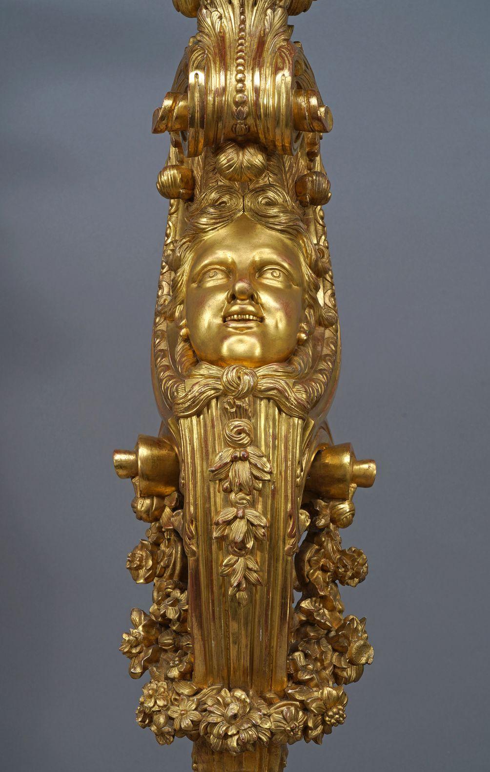 Intagliato Pair of « Dolphins » Torcheres Holders, France, Circa 1860 in vendita