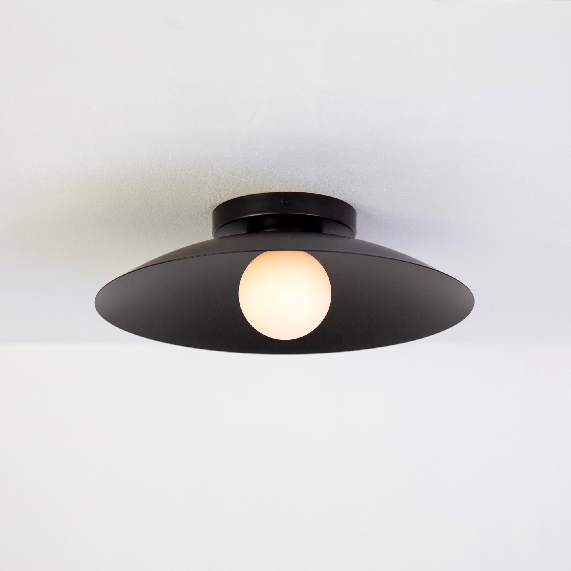 Paire d'affleurants Dome par RESEARCH Lighting, noir, verre 3po, fait sur commande Neuf - En vente à Brooklyn, NY