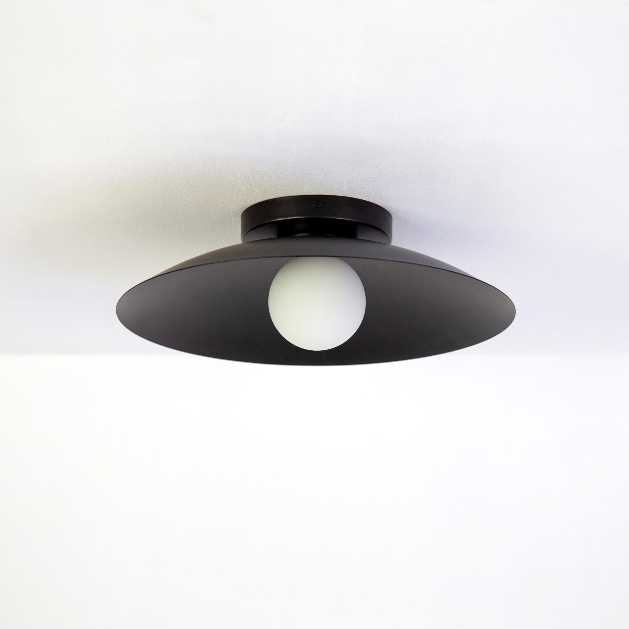 XXIe siècle et contemporain Paire d'affleurants Dome par RESEARCH Lighting, noir, verre 3po, fait sur commande en vente
