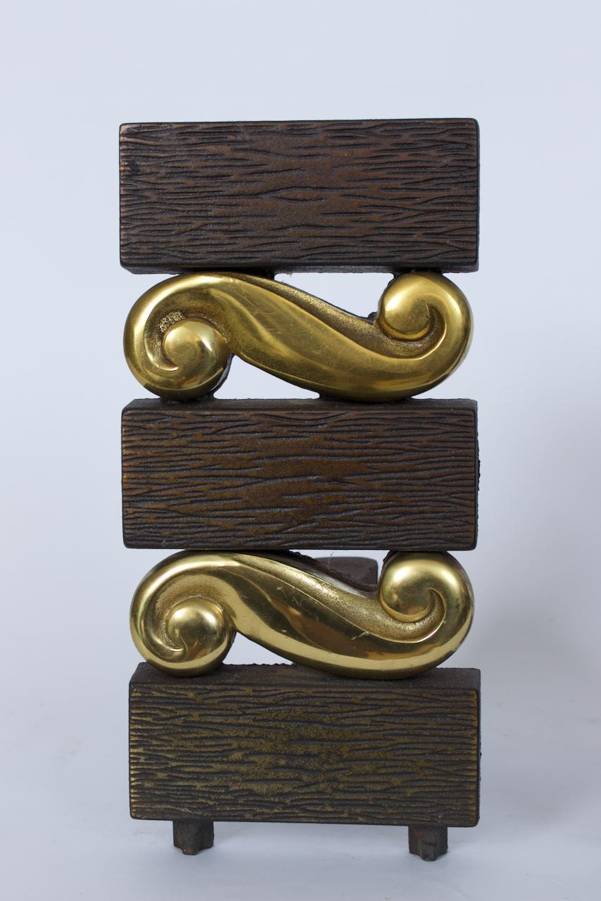 Paar Donald Deskey für Bennett Andirons aus strukturierter Bronze und Messing, 1950er Jahre im Angebot 5