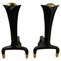 Coppia di Andirons in ferro e ottone di Donald Deskey