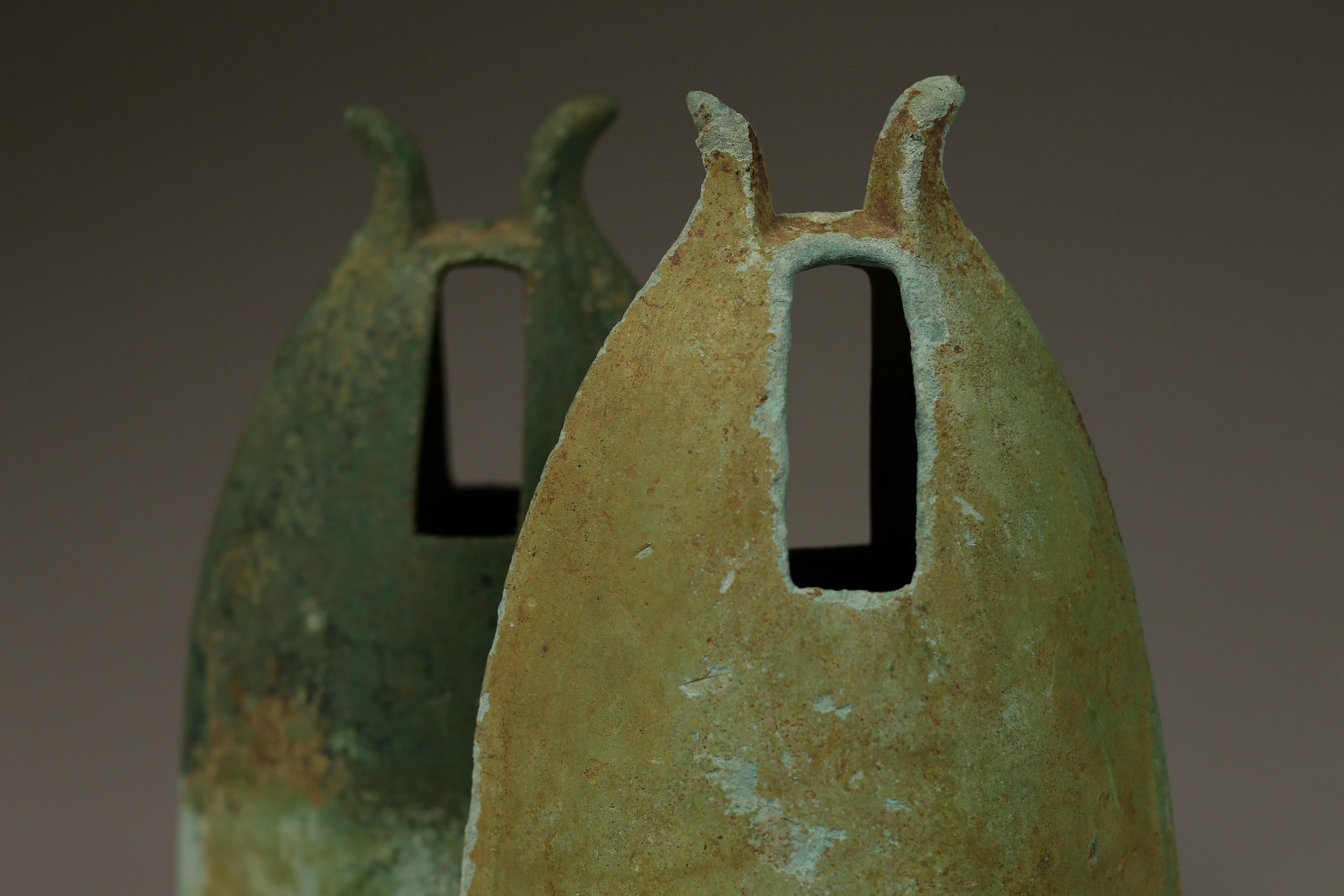 Pair of Bronze Age Bells, Vietnam, Dong Son Culture (circa 1000-200 AD) In Good Condition In Point Richmond, CA