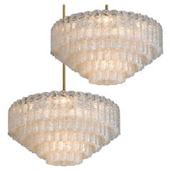 Paar Doria Giant Ballroom Chandeliers Flush Mounts mit 130 geblasenen Glasröhren