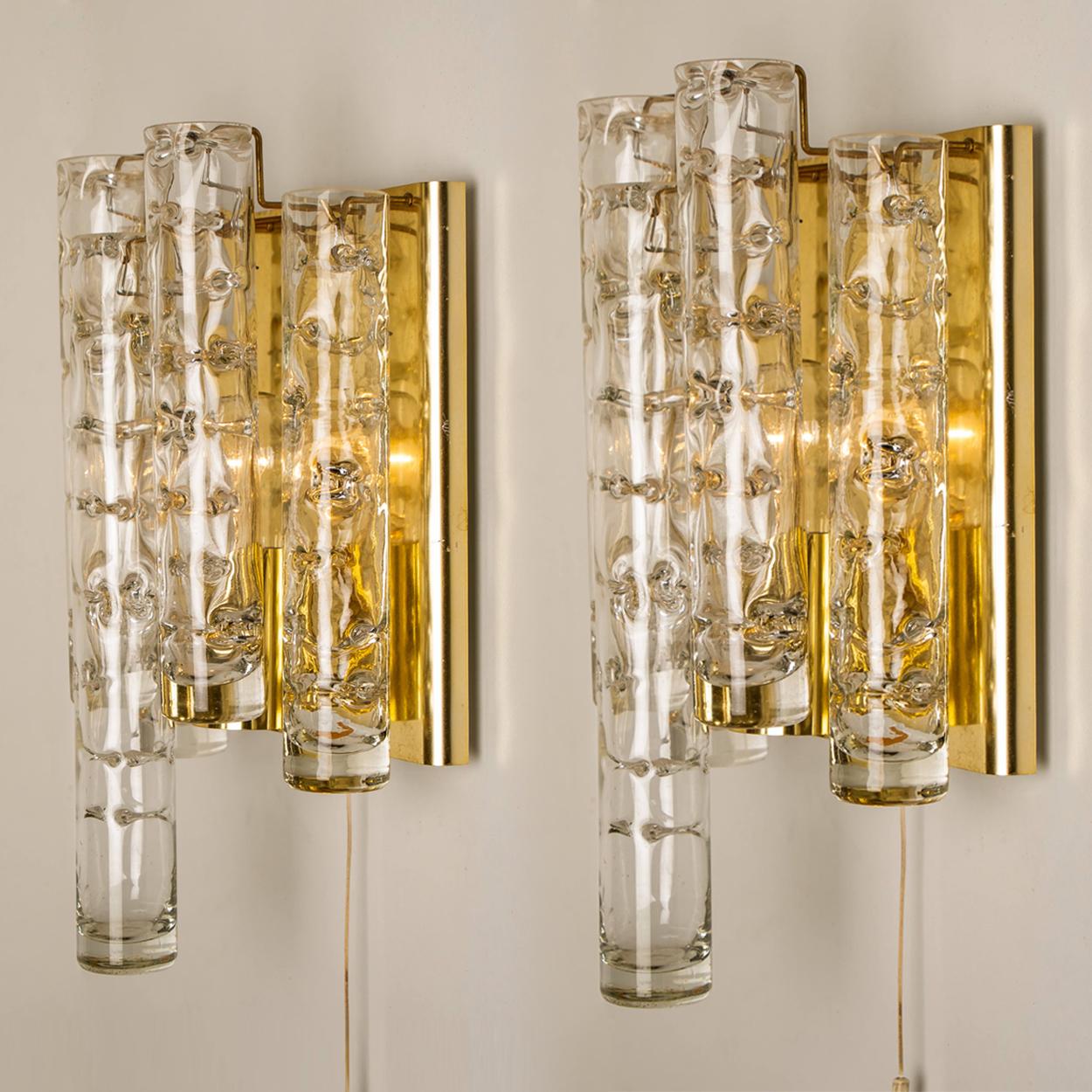Paar Doria-Wandleuchten aus Messing und Glas, 1960er Jahre (Moderne der Mitte des Jahrhunderts) im Angebot