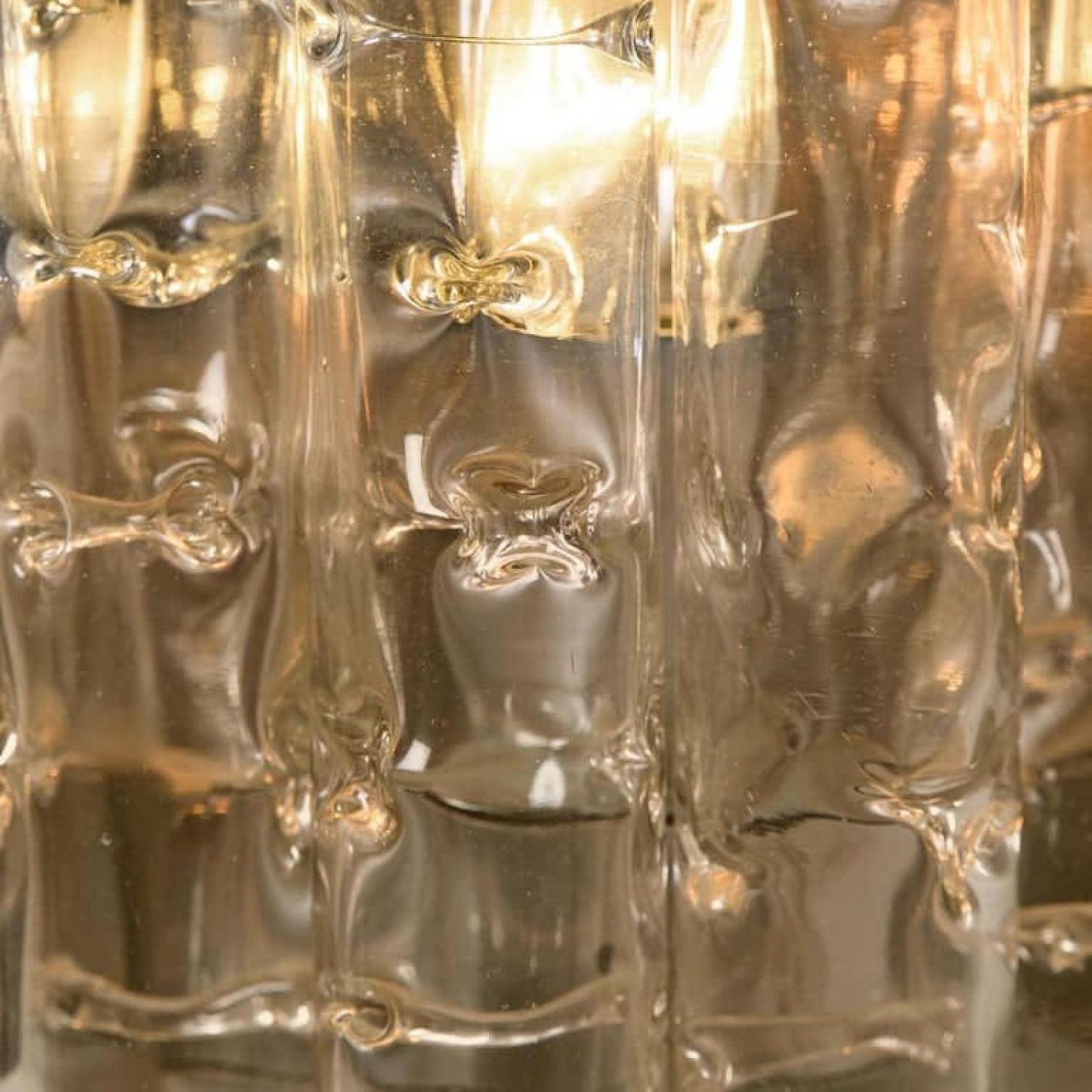 Pareja de apliques Doria en latón y cristal, años 60 siglo XX en venta