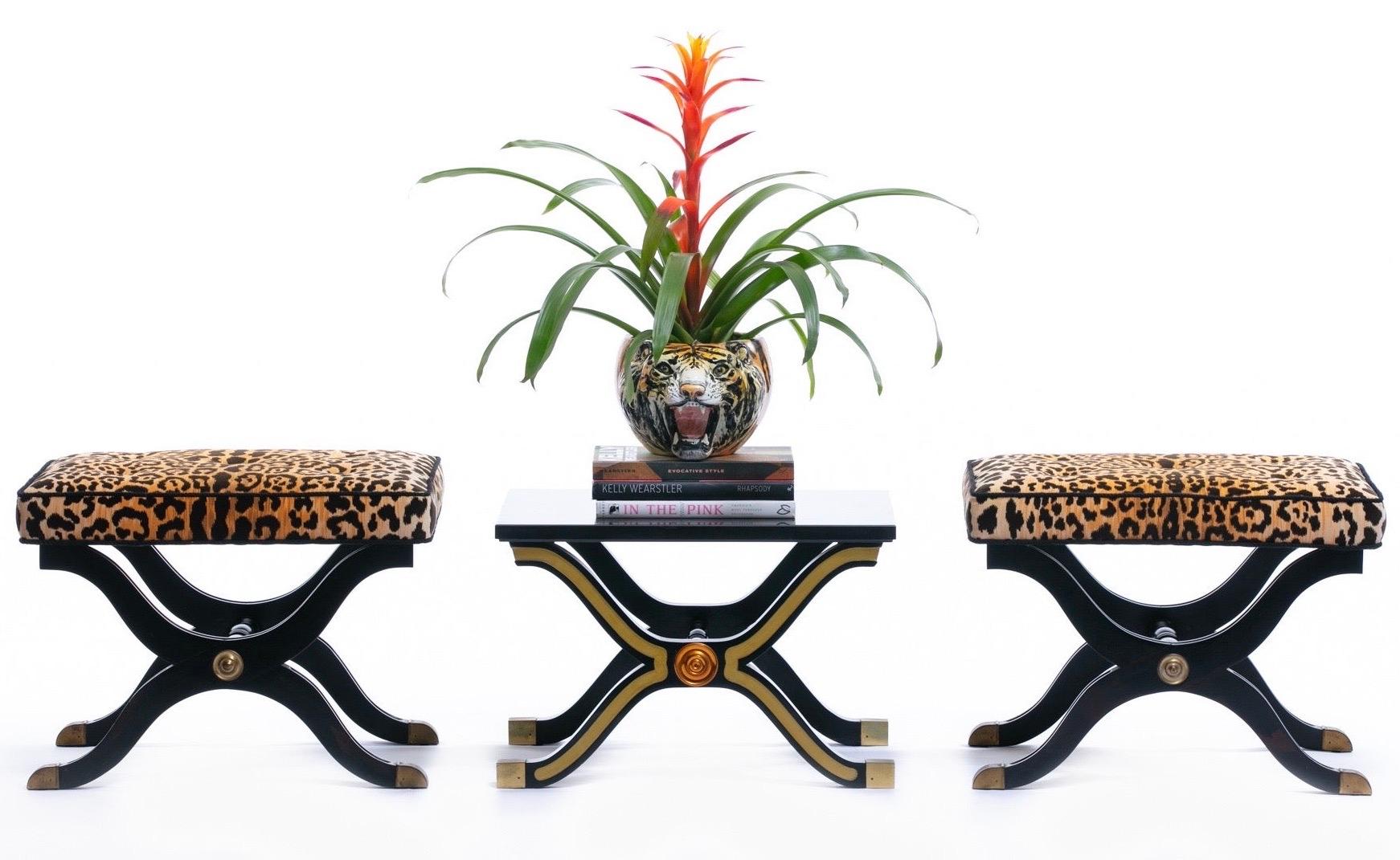 American Pair of Dorothy Draper España Side Tables in Original Black and Gold Lacquer For Sale