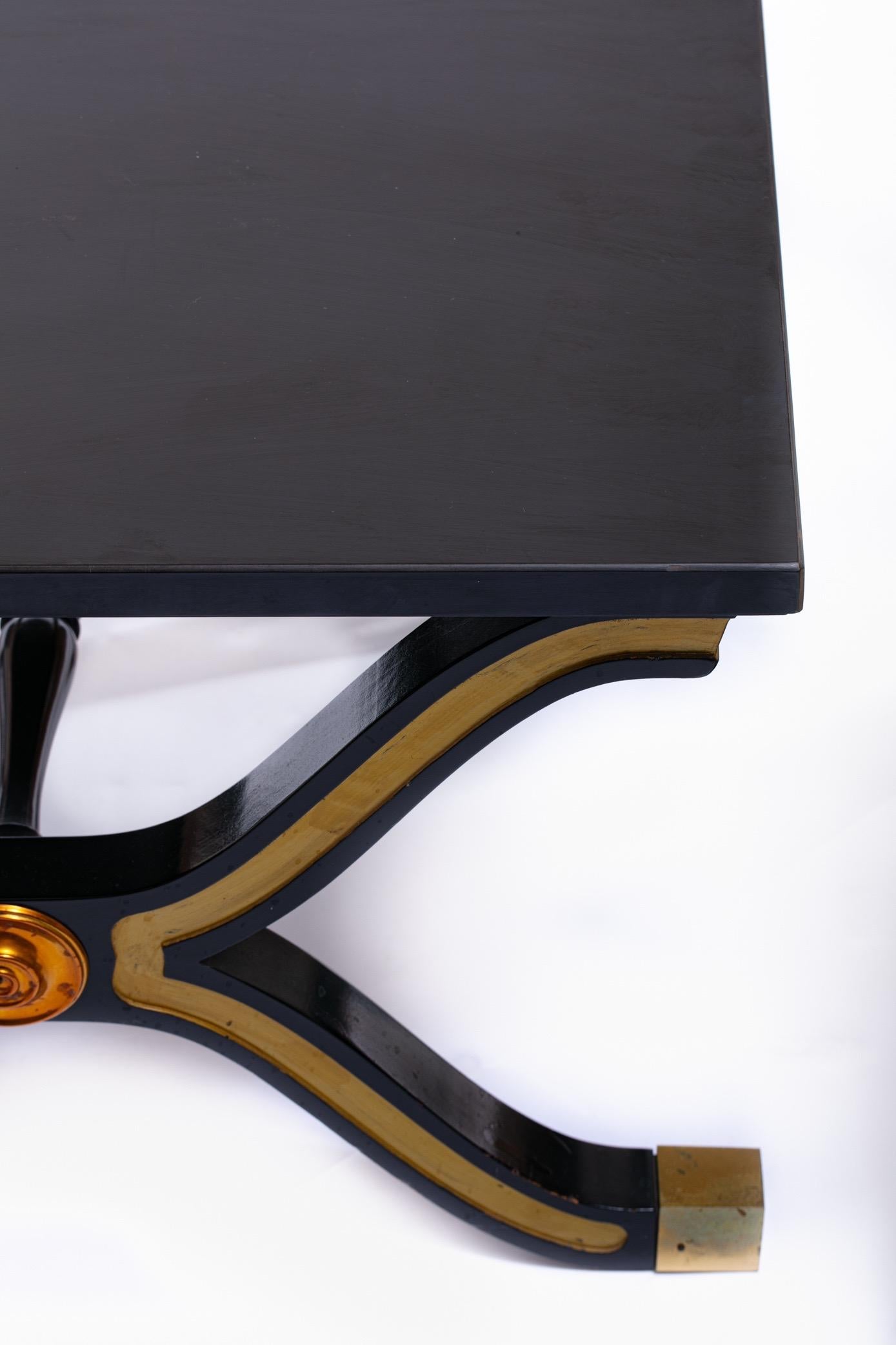 20th Century Pair of Dorothy Draper España Side Tables in Original Black and Gold Lacquer For Sale