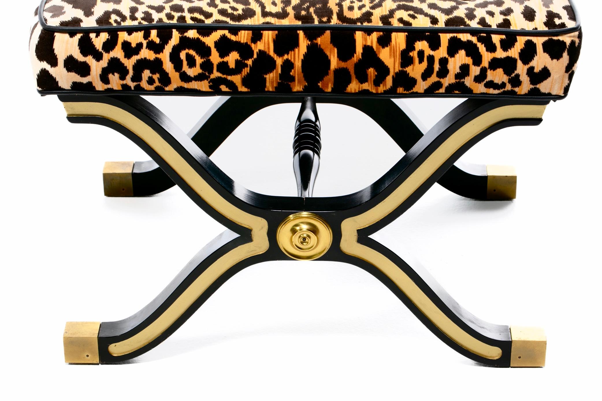 Paire de tabourets / bancs Dorothy Draper España X en velours léopard, vers 1955 en vente 3