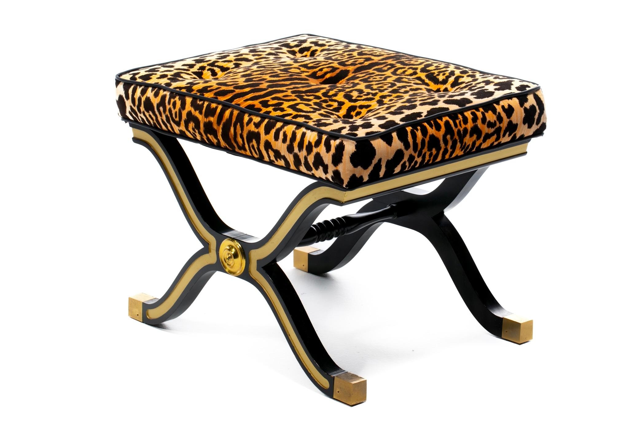 Paire de tabourets / bancs Dorothy Draper España X en velours léopard, vers 1955 en vente 1