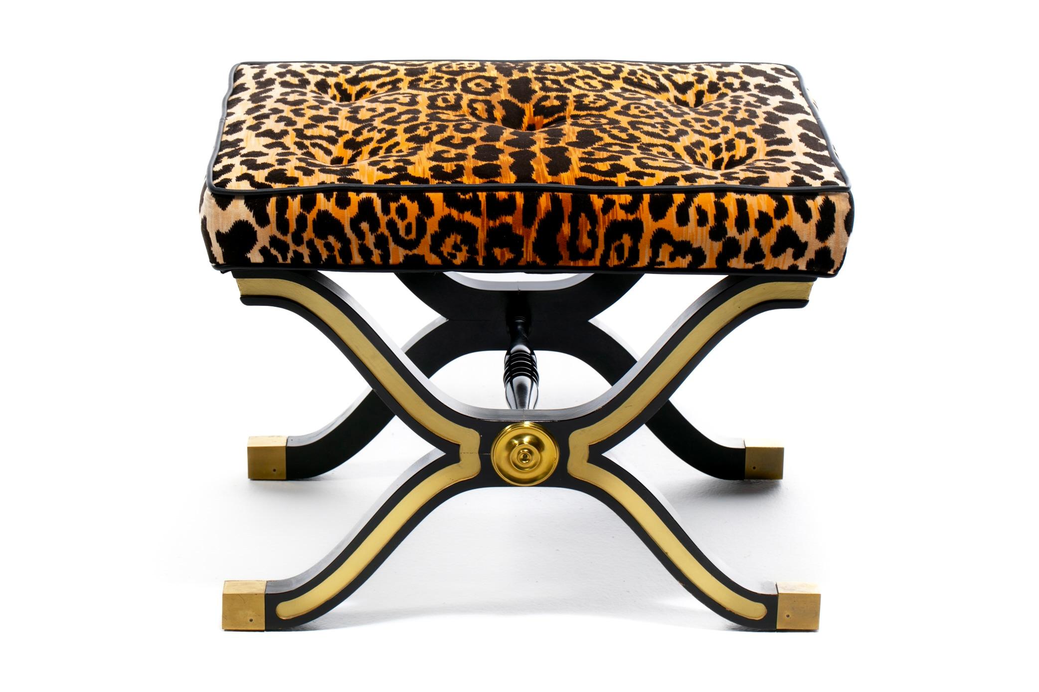 Paire de tabourets / bancs Dorothy Draper España X en velours léopard, vers 1955 en vente 2