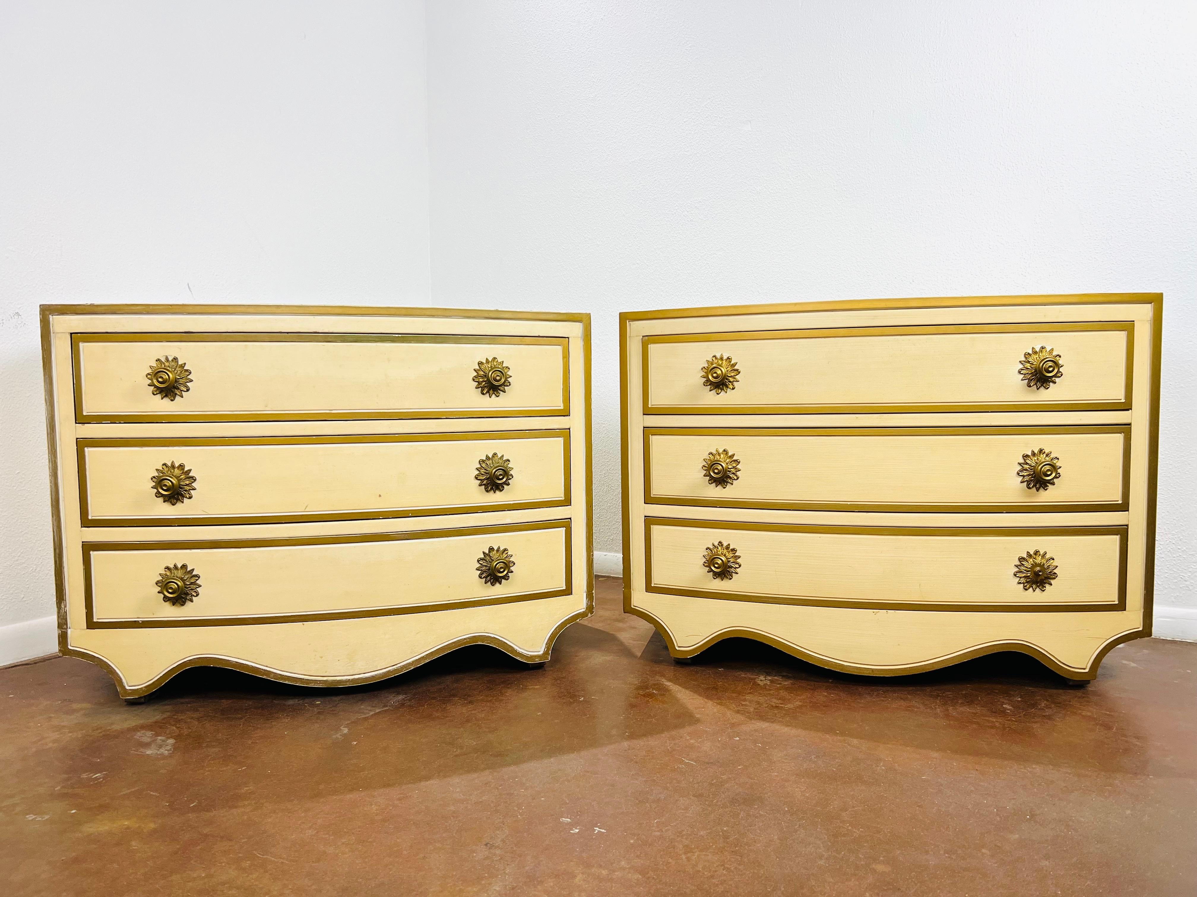 Pair of Dorothy Draper Hollywood Regency Chests In Good Condition For Sale In Dallas, TX