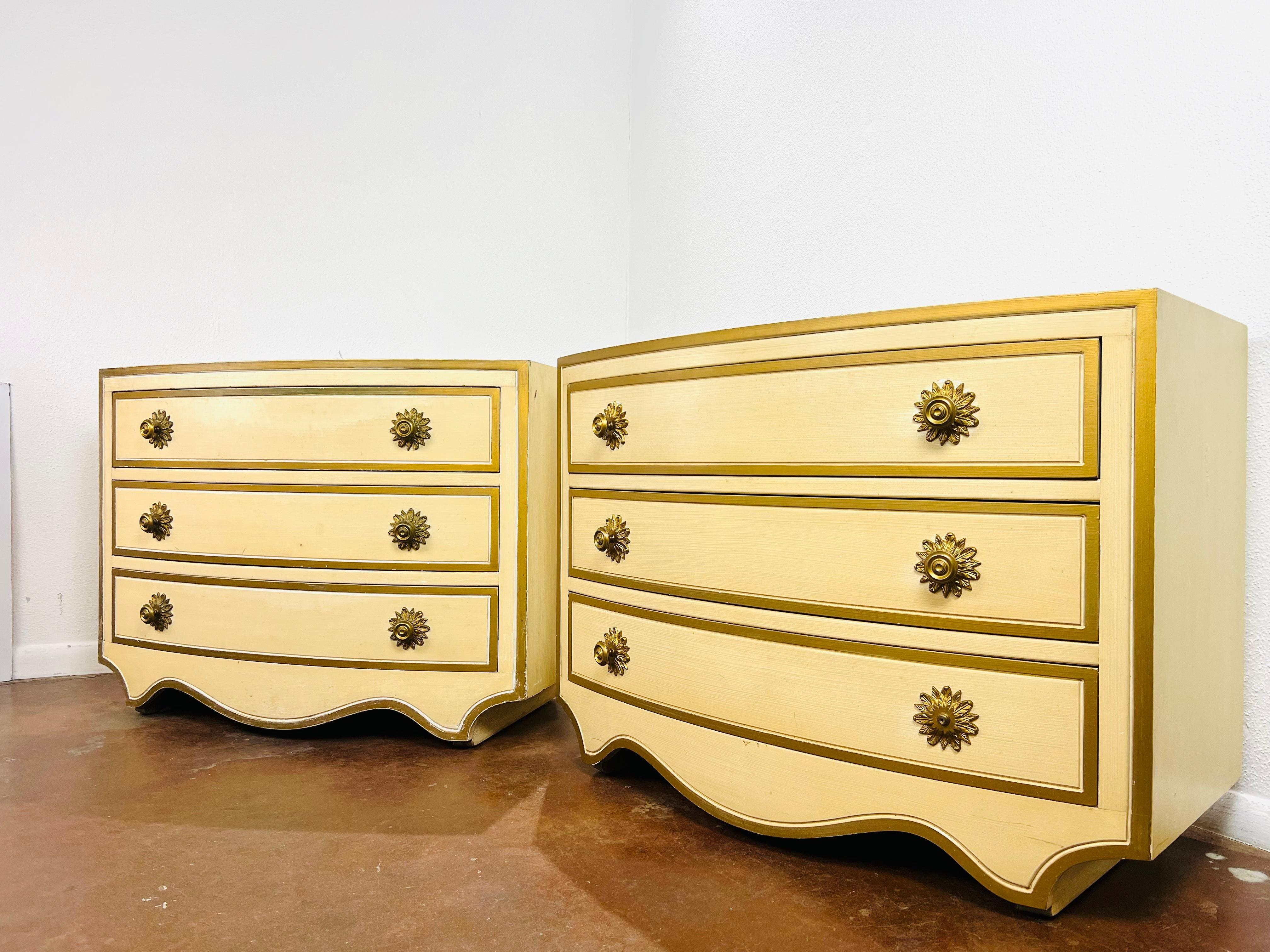 20th Century Pair of Dorothy Draper Hollywood Regency Chests For Sale