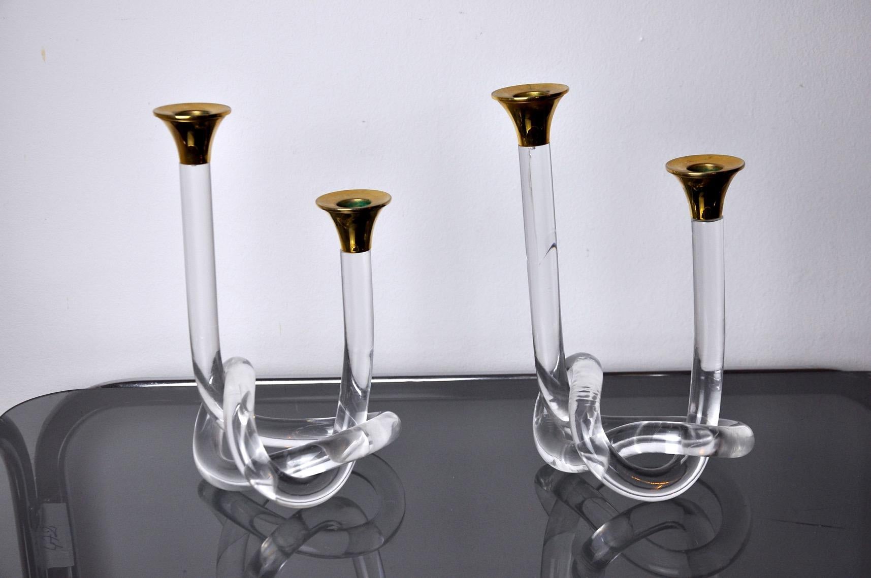 Hollywood Regency Coppia di candelieri in lucite Dorothy Thorpe 1970 in vendita