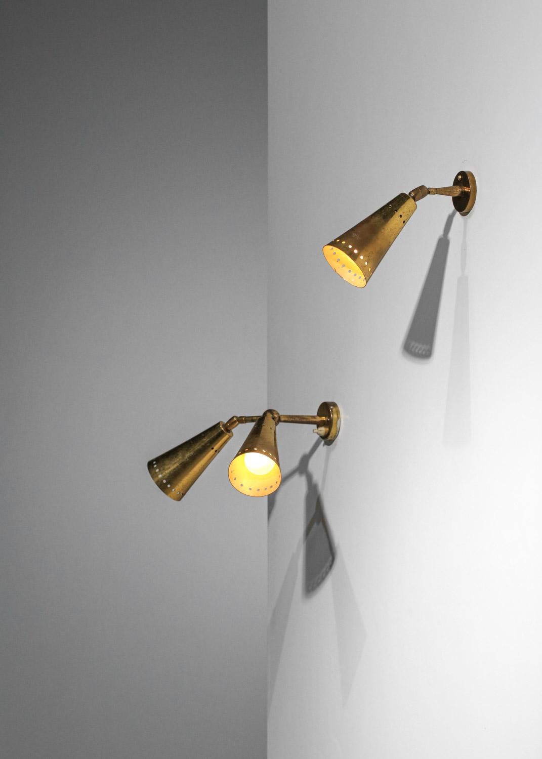 pair of double and simple Italian conical wall lights from the 1950s For Sale 3