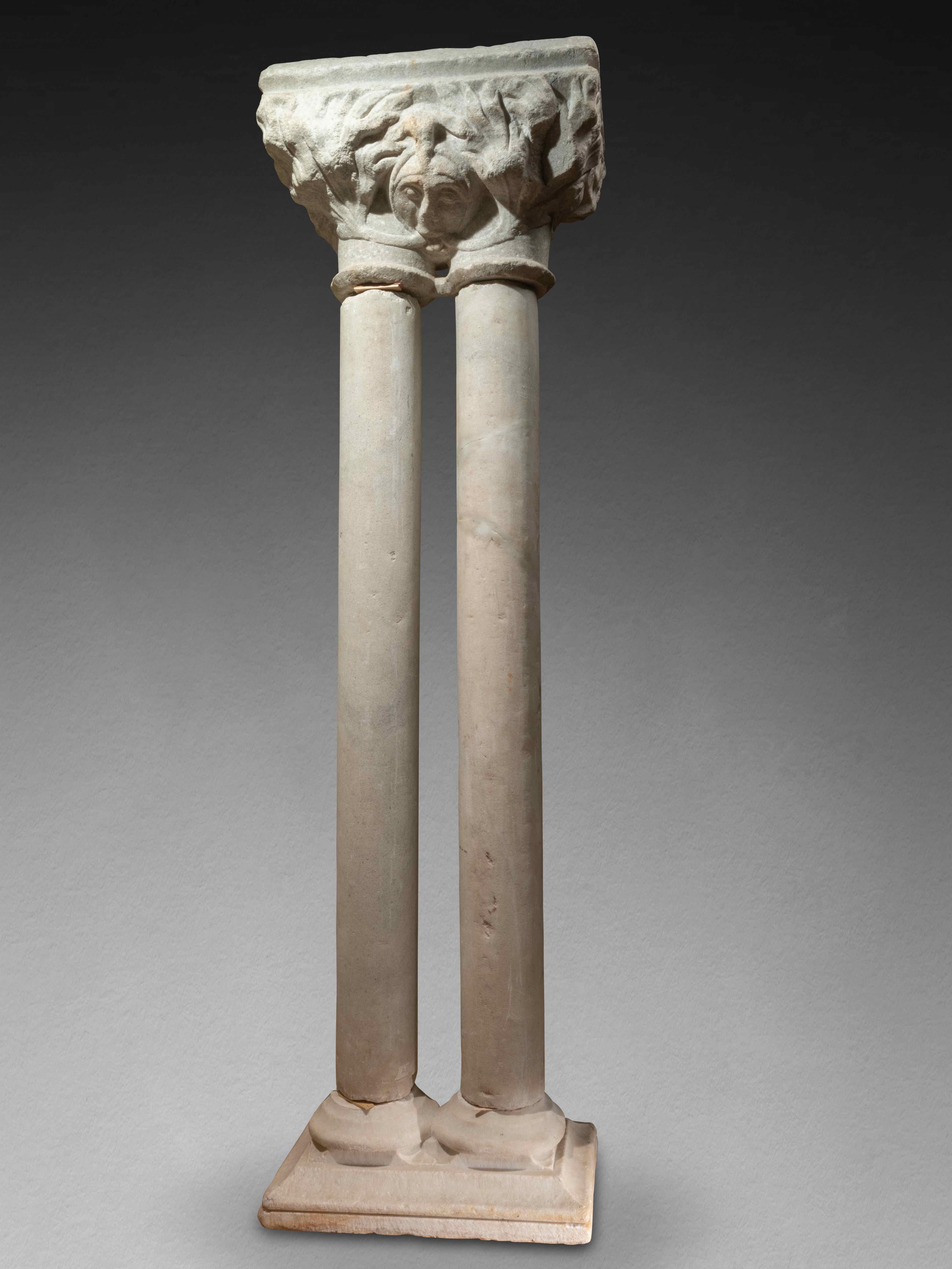French Pair of Double Cloister Capitals on Two Columns, Toulouse, 14th Century For Sale