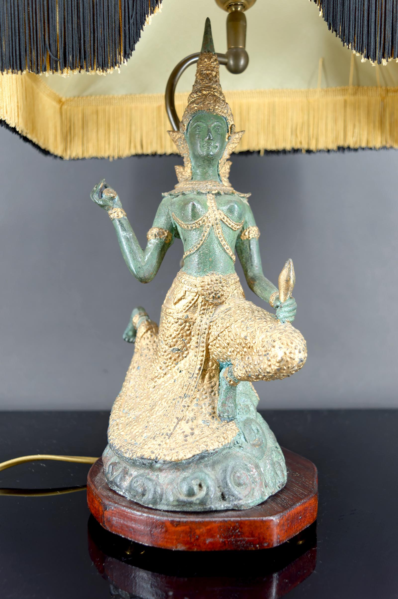 Pareja de lámparas de bronce patinado doble, Tailandia, circa 1970 en venta 8