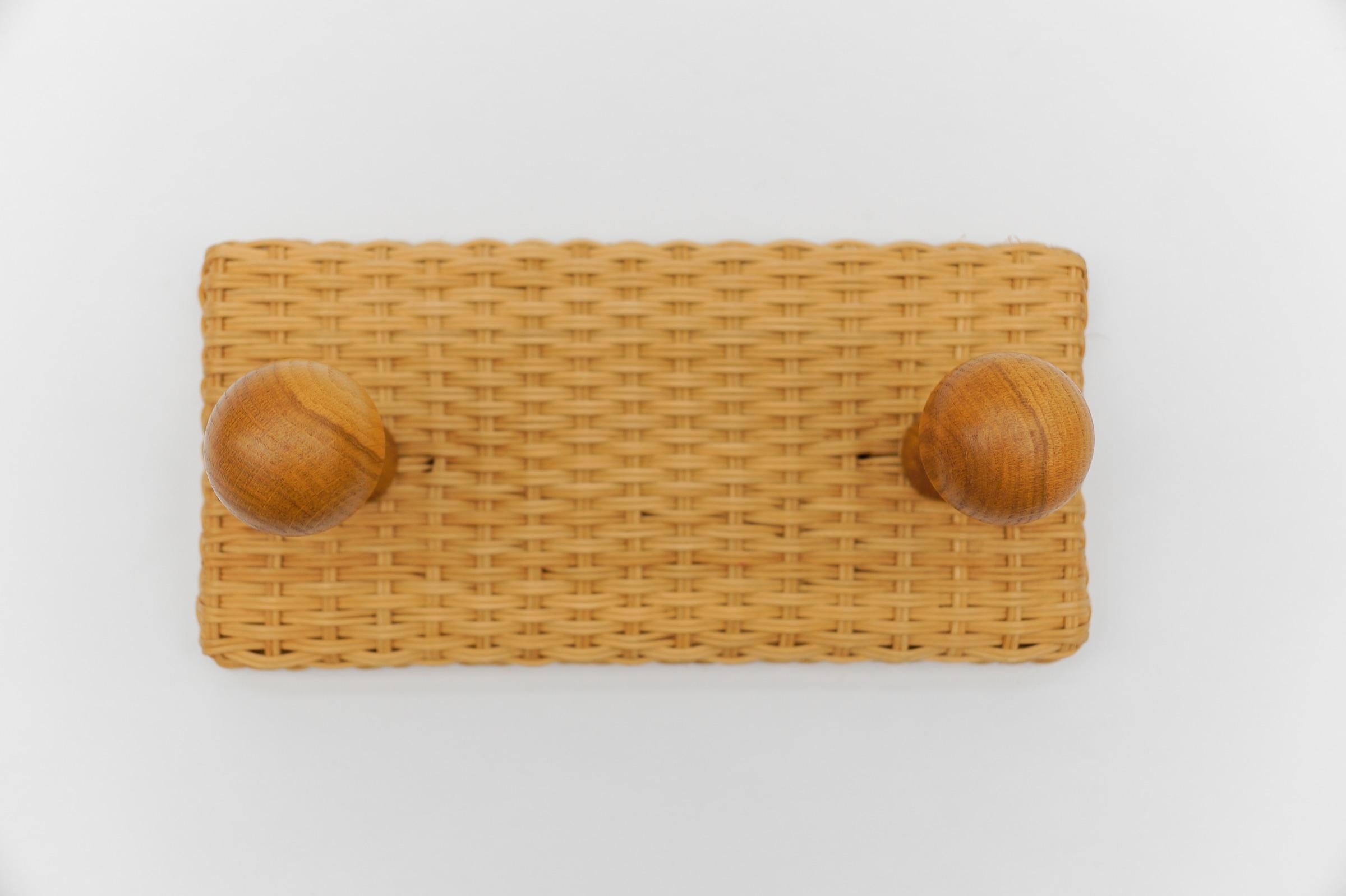 Pair of Double Scandinavian Wall Mounted Coat Hooks in Rattan and Wood, 1960s For Sale 2