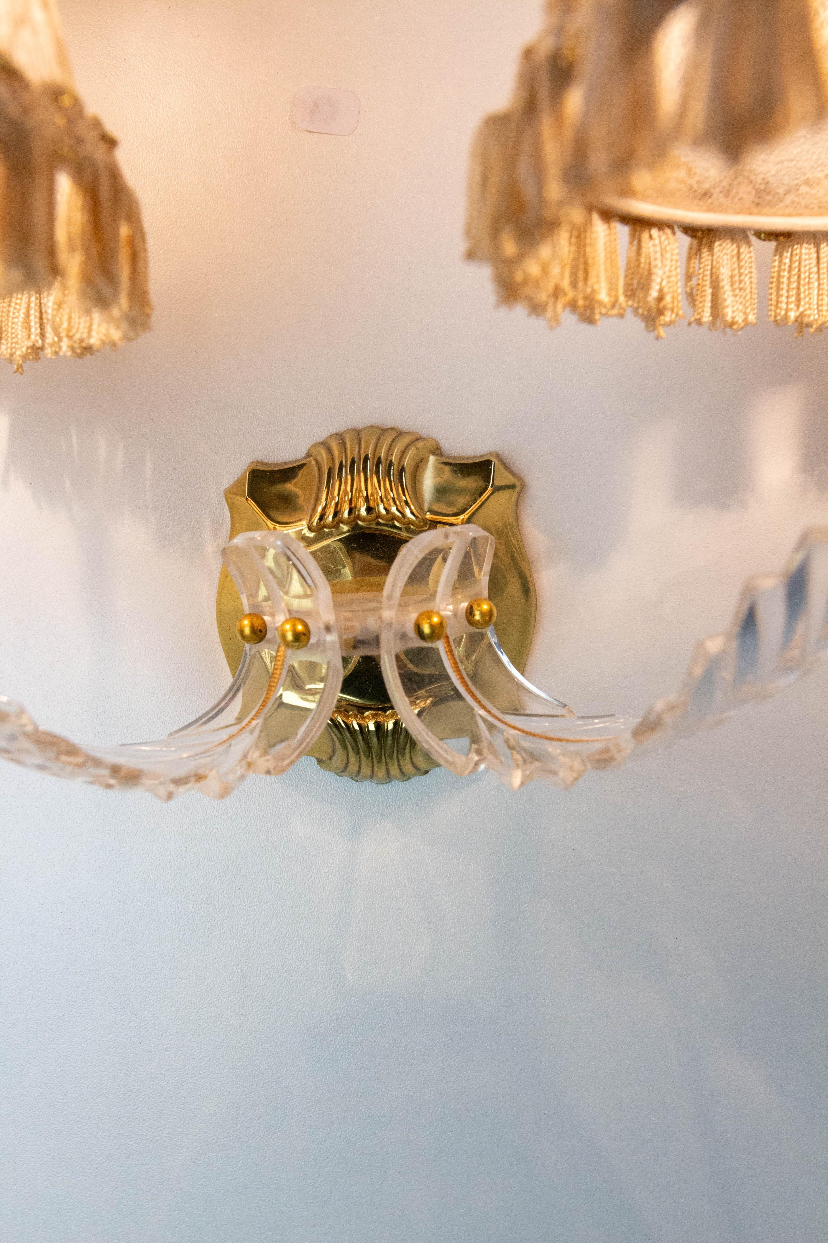 Pair of Double Sconces Brass and Resin with Lampshades, Louis XV style c 1960 en venta 3