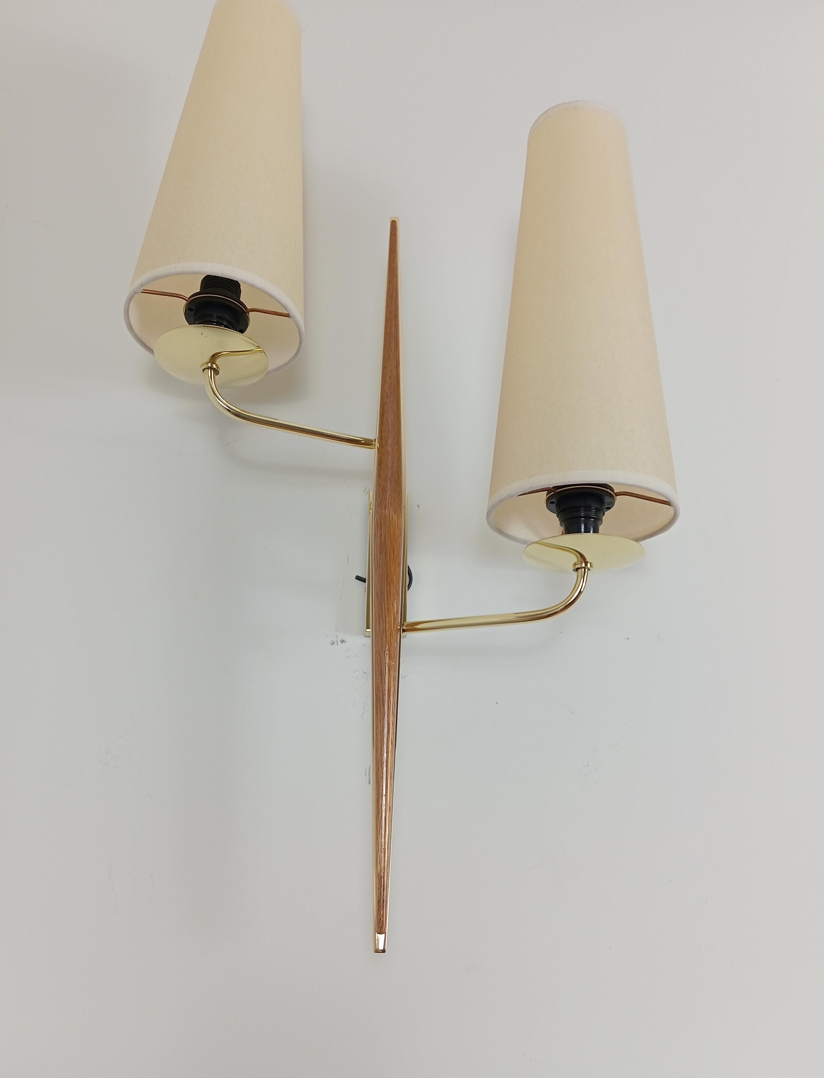 Mid-Century Modern Pair of double sconces in brass and teak wood, Maison Lunel circa 1950