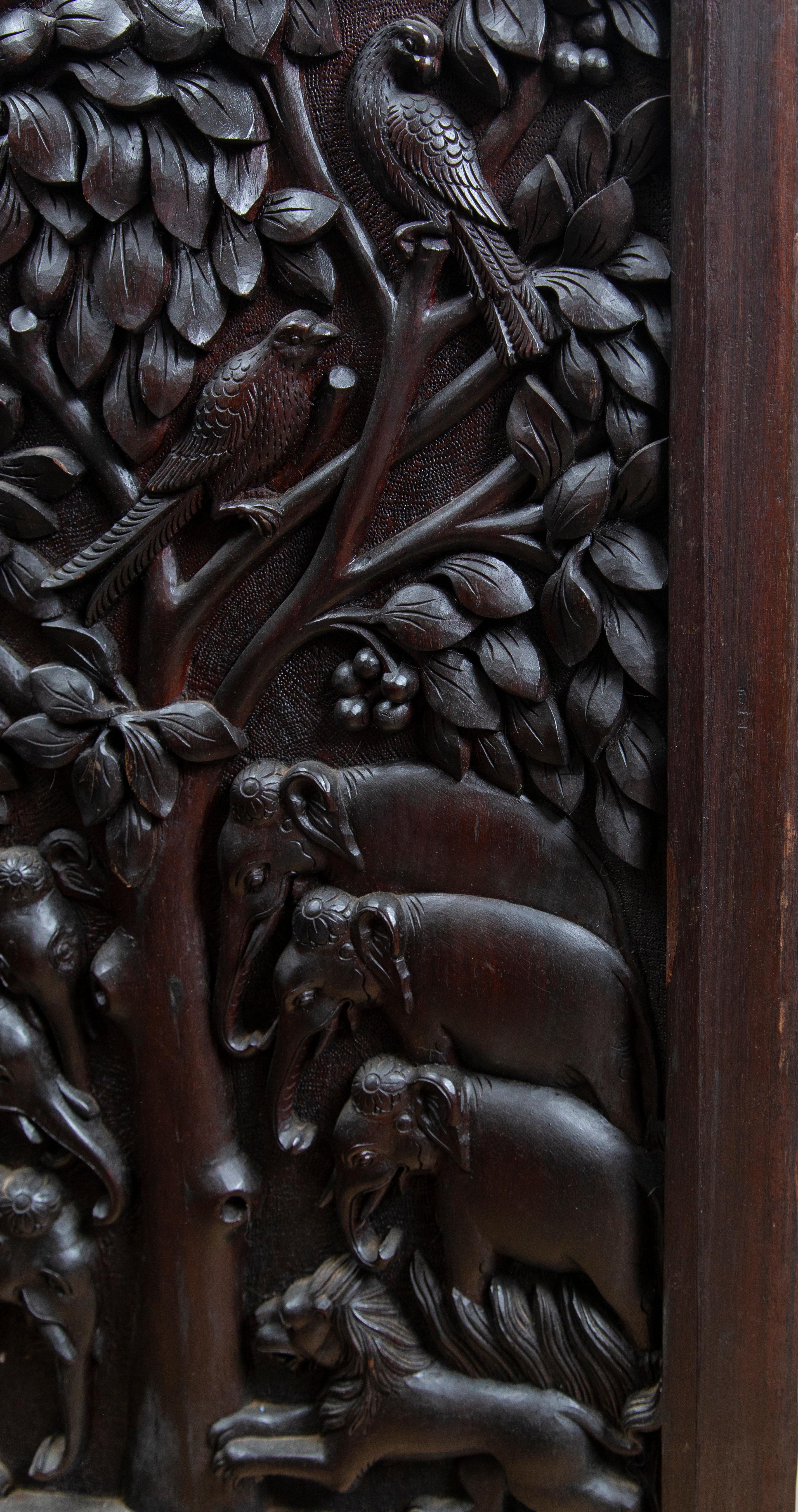Bois de feuillus Paire de panneaux double face en bois sculpté d'Inde du Sud en vente
