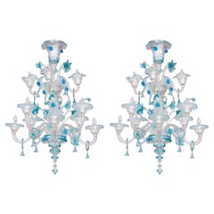 Coppia di lampadari a due piani di Murano con motivi floreali blu, anni '90, Italia