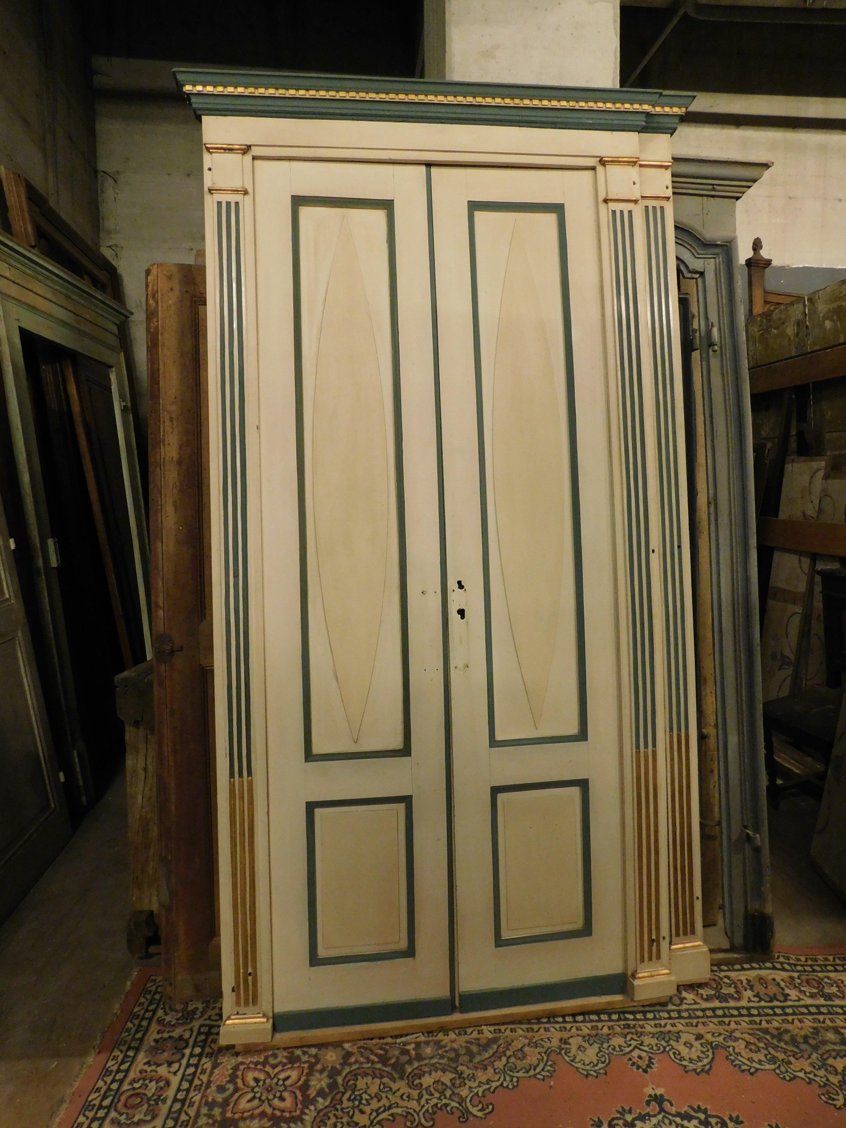 Hand-Painted Pair of double wing doors, lacquered and gilded with frame, Italy For Sale