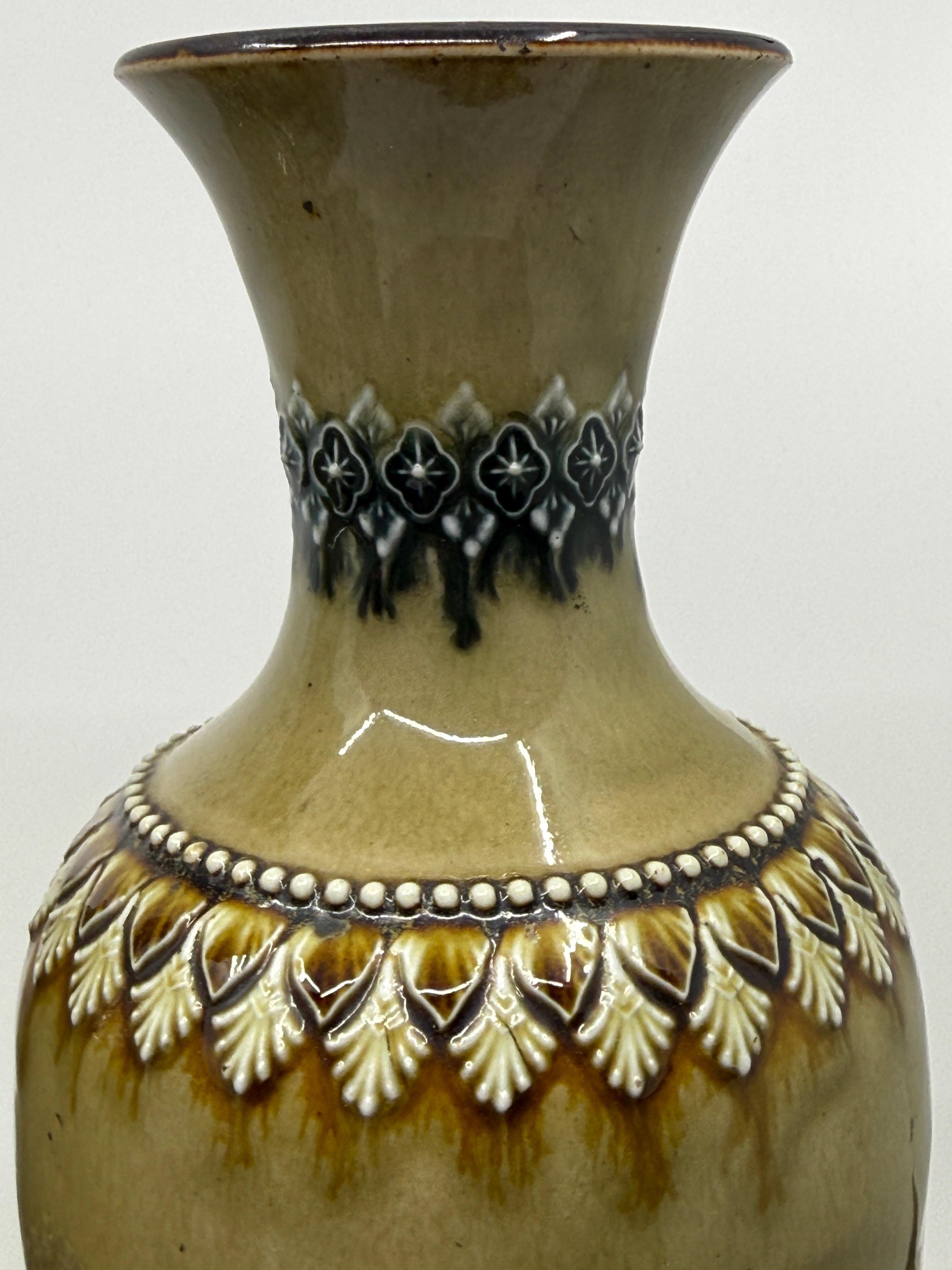 Pair of Doulton Lambeth Salt Glazed Decorated Vases 1884 In condizioni buone in vendita a Palm Springs, CA