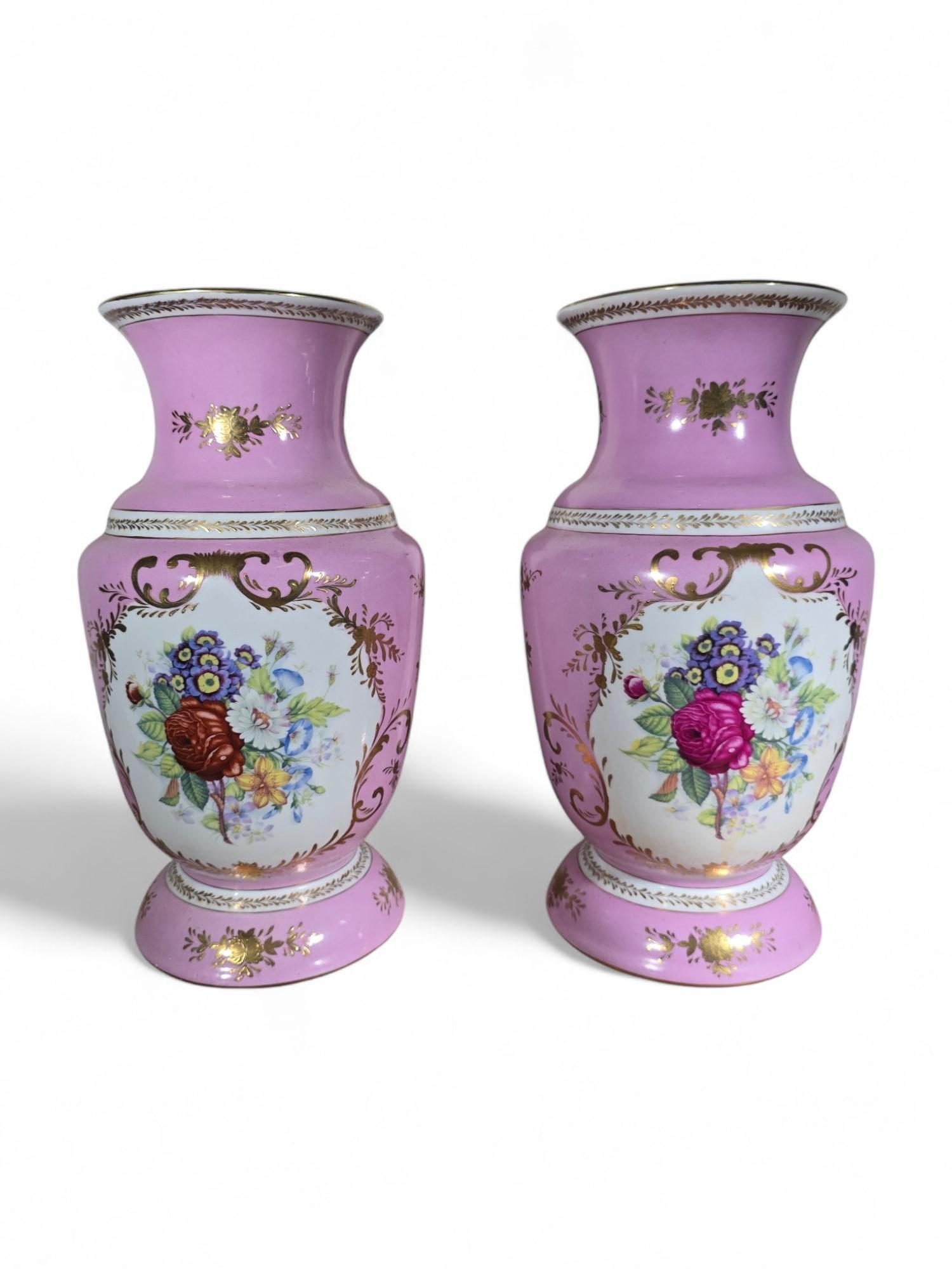 Coppia di vasi di Dresden Porcelain in vendita 7
