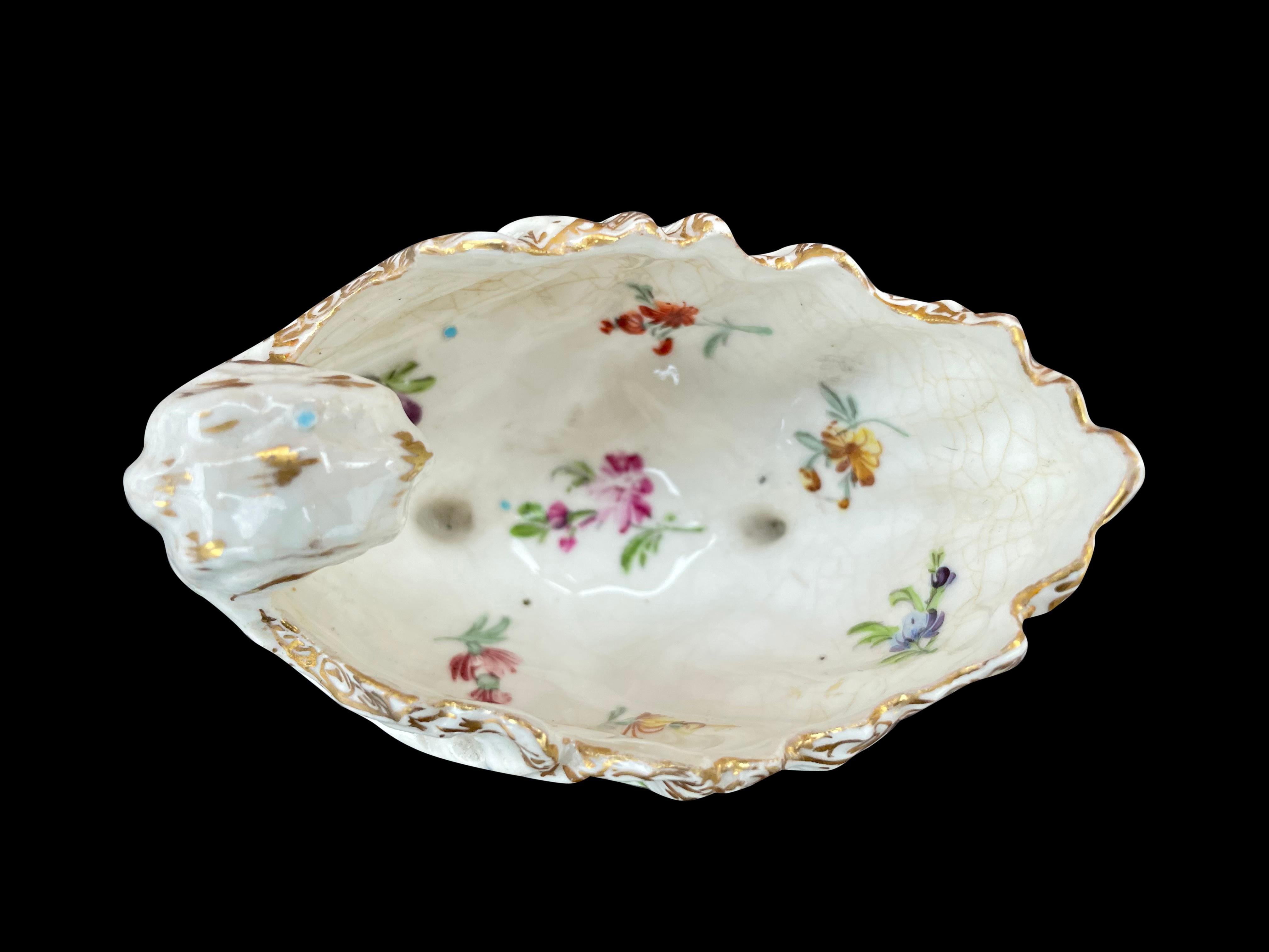 Porcelain Pair of Dresden Serving Dish with Gilt Base, 19th Century For Sale