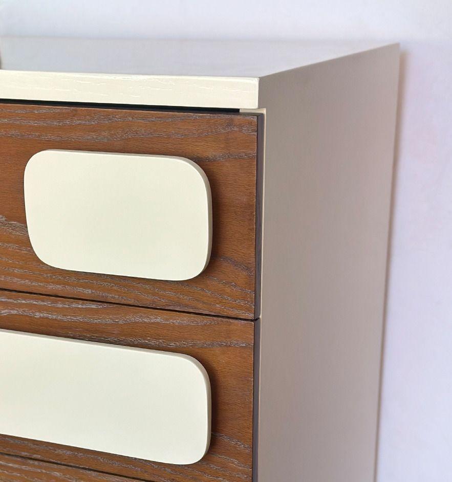 XX secolo Coppia di cassettiere nello stile di Gio Ponti, modellate sul Parco Dei Principi in vendita