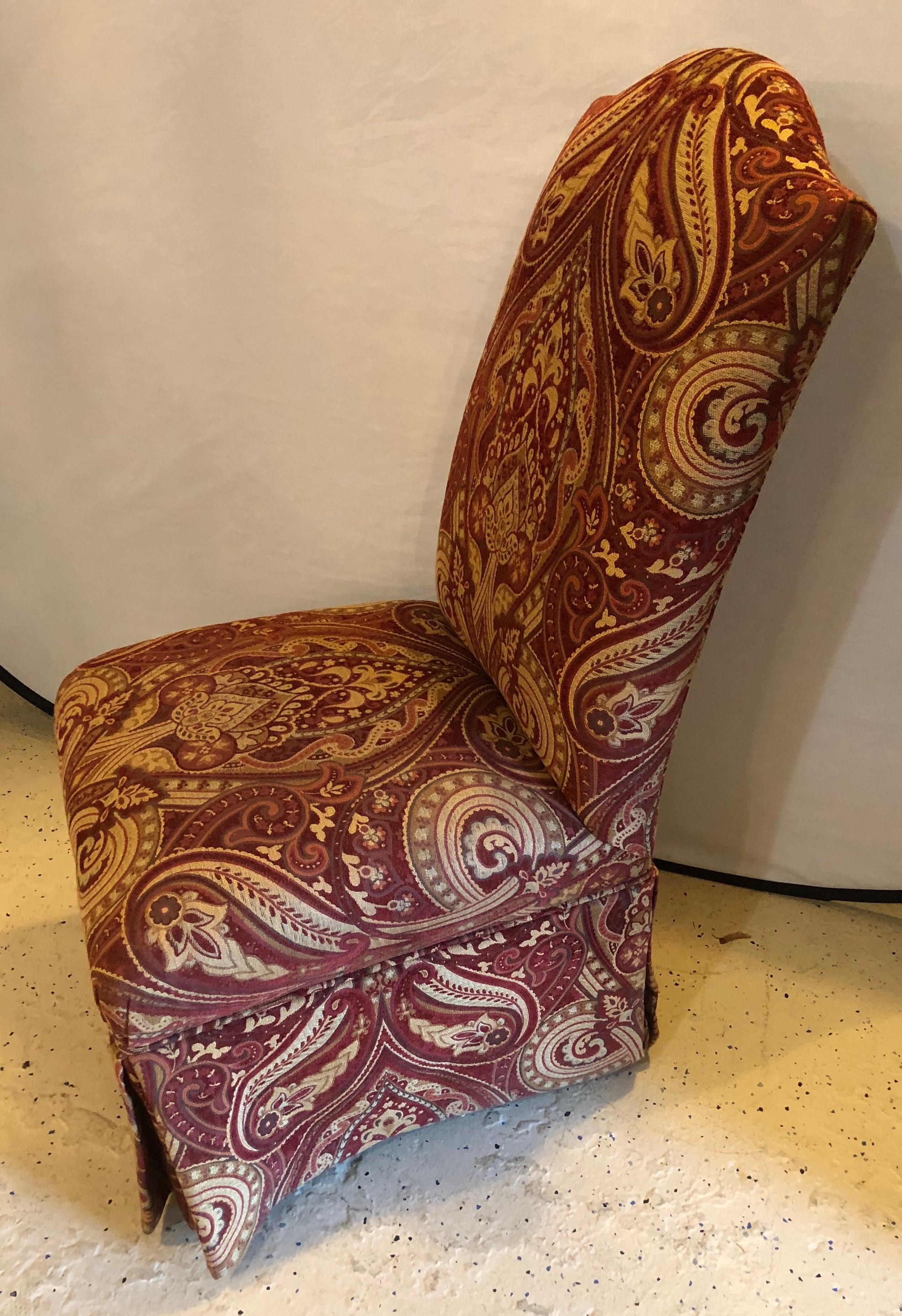 Drexel Heritage Beistellstuhl in Burgund & a Fine Upholstery:: ein Paar im Zustand „Gut“ im Angebot in Plainview, NY