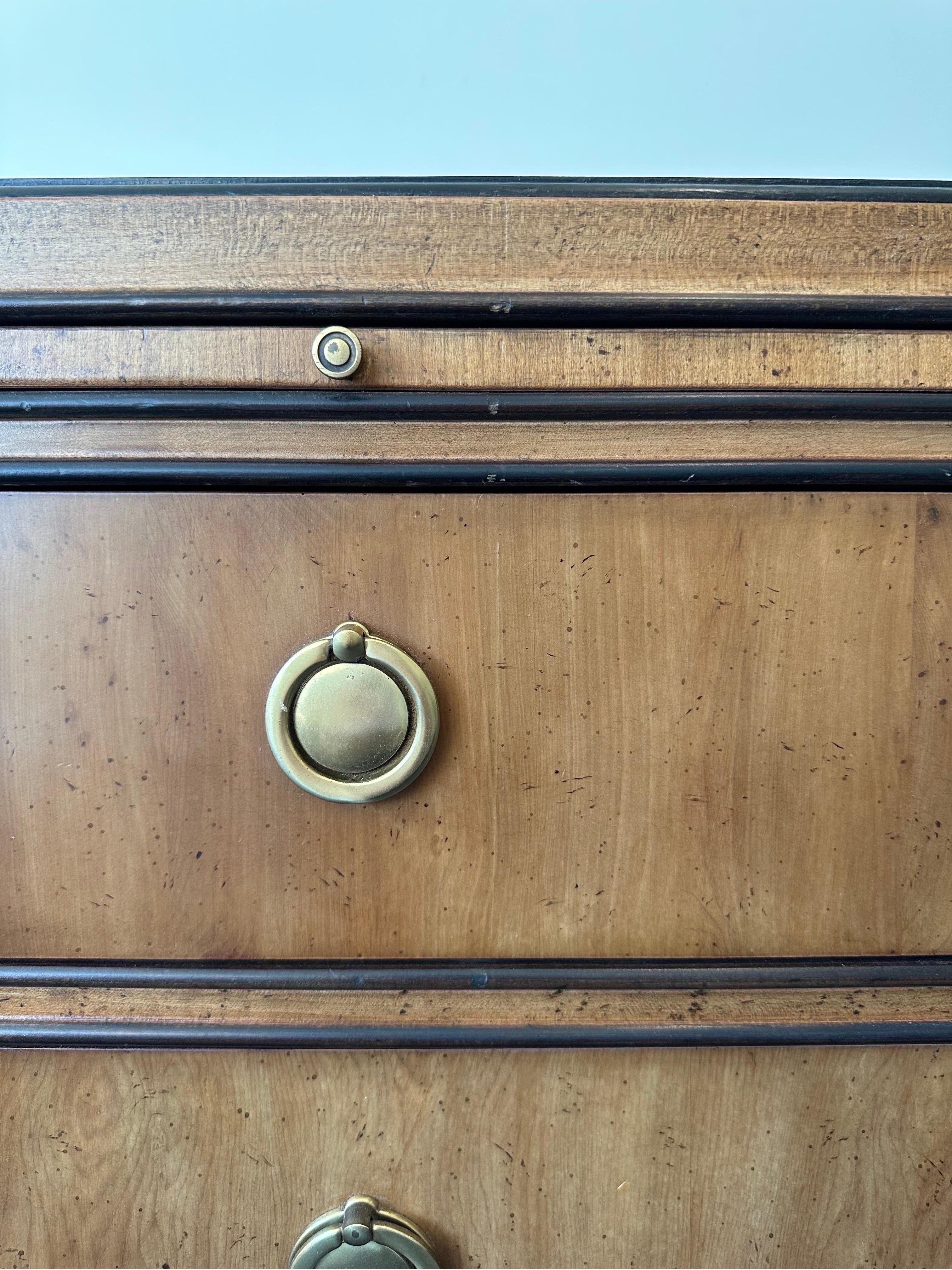 Pair of Drexel Heritage Burlwood & Brass Nightstands In Good Condition For Sale In Roanoke, VA