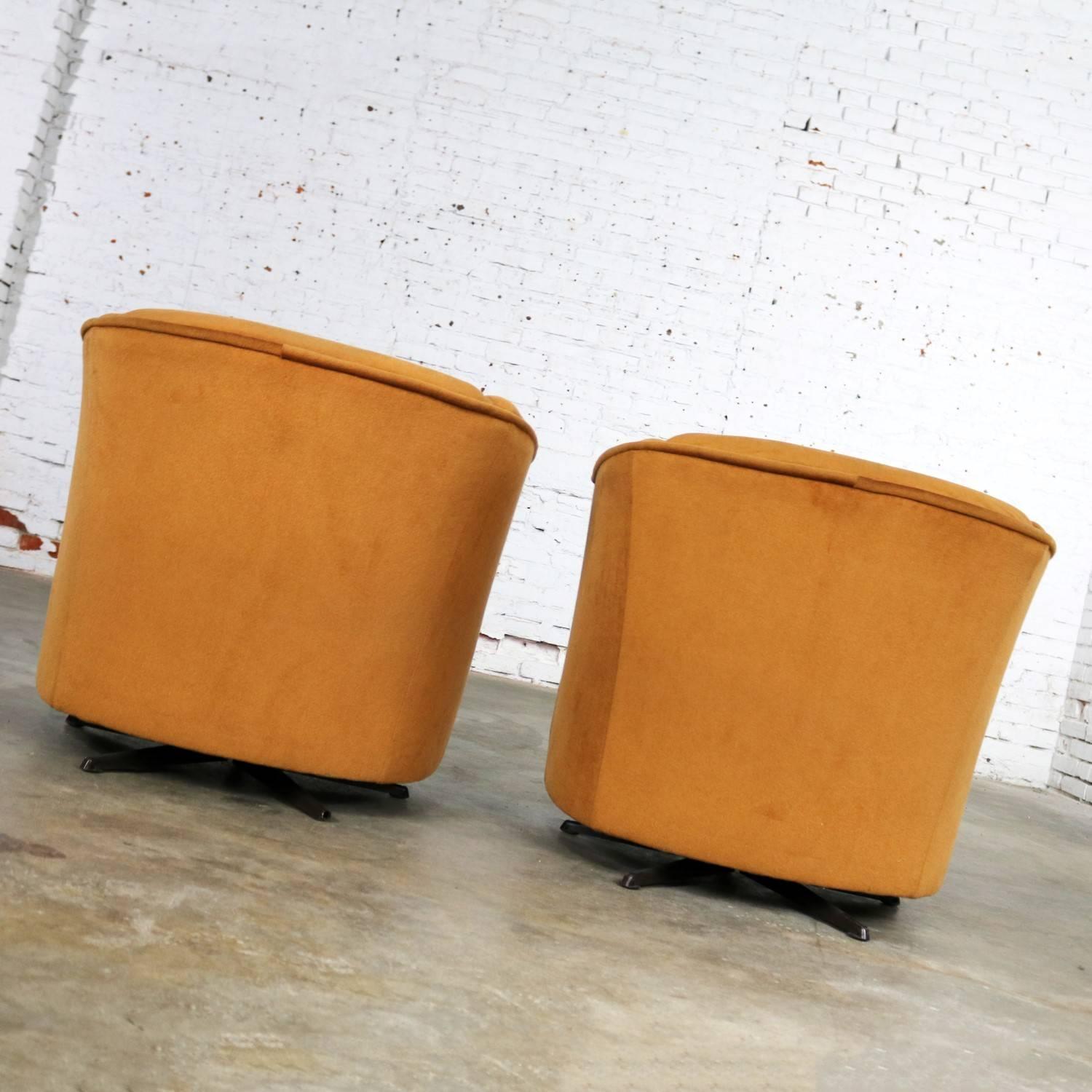 Mid-20th Century Pair of Drexel Swivel Barrel Shaped Club Chairs in Burnt Orange Velvet