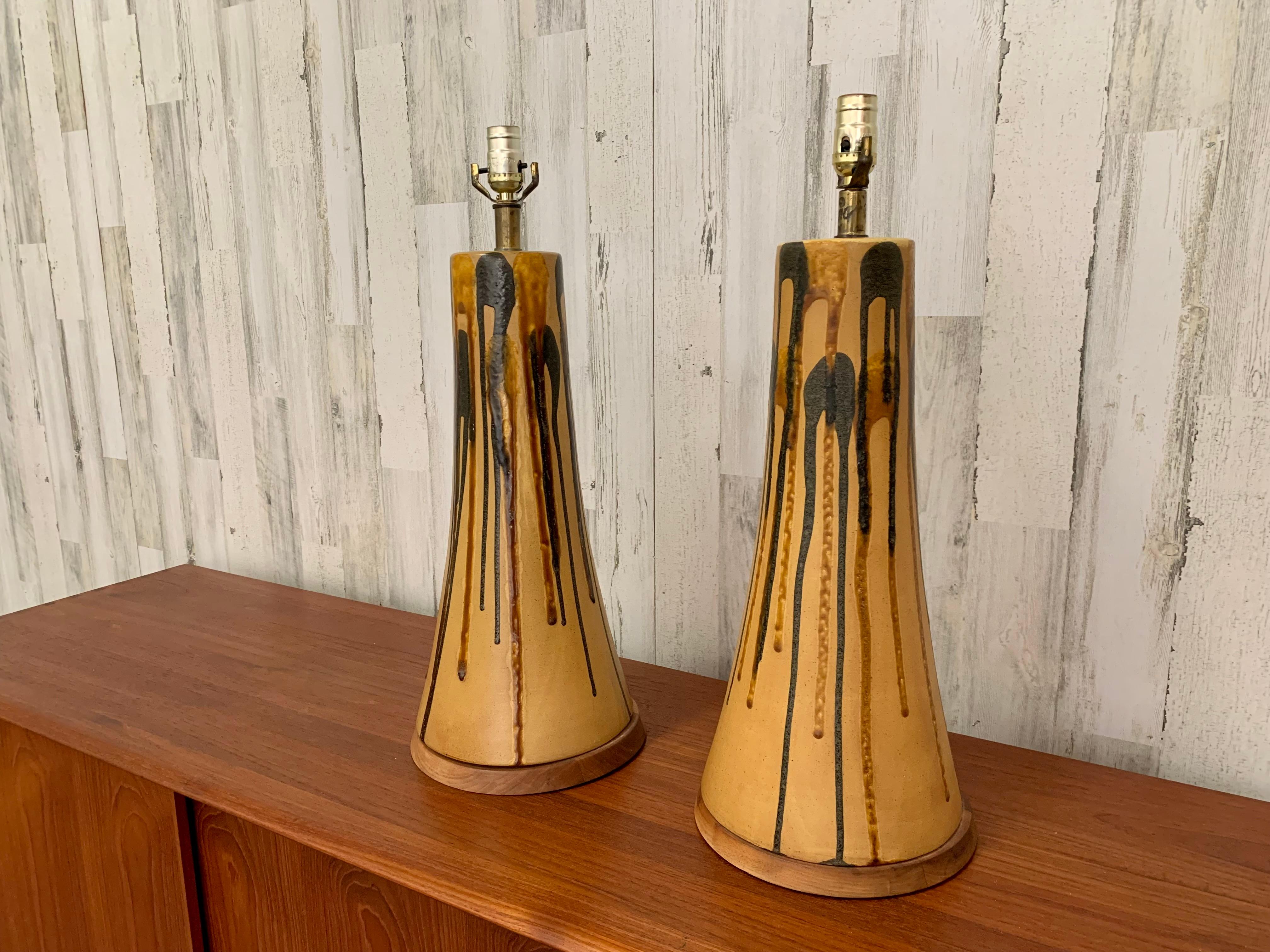 Pair of Drip Glaze Ceramic Lamp In Good Condition In Denton, TX