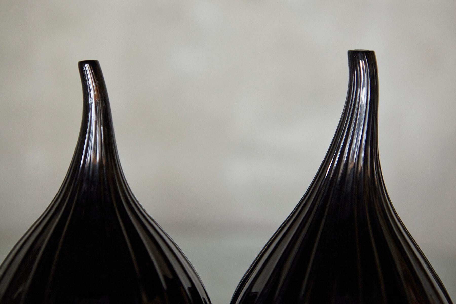 Paar Vasen aus schwarzem Muranoglas 