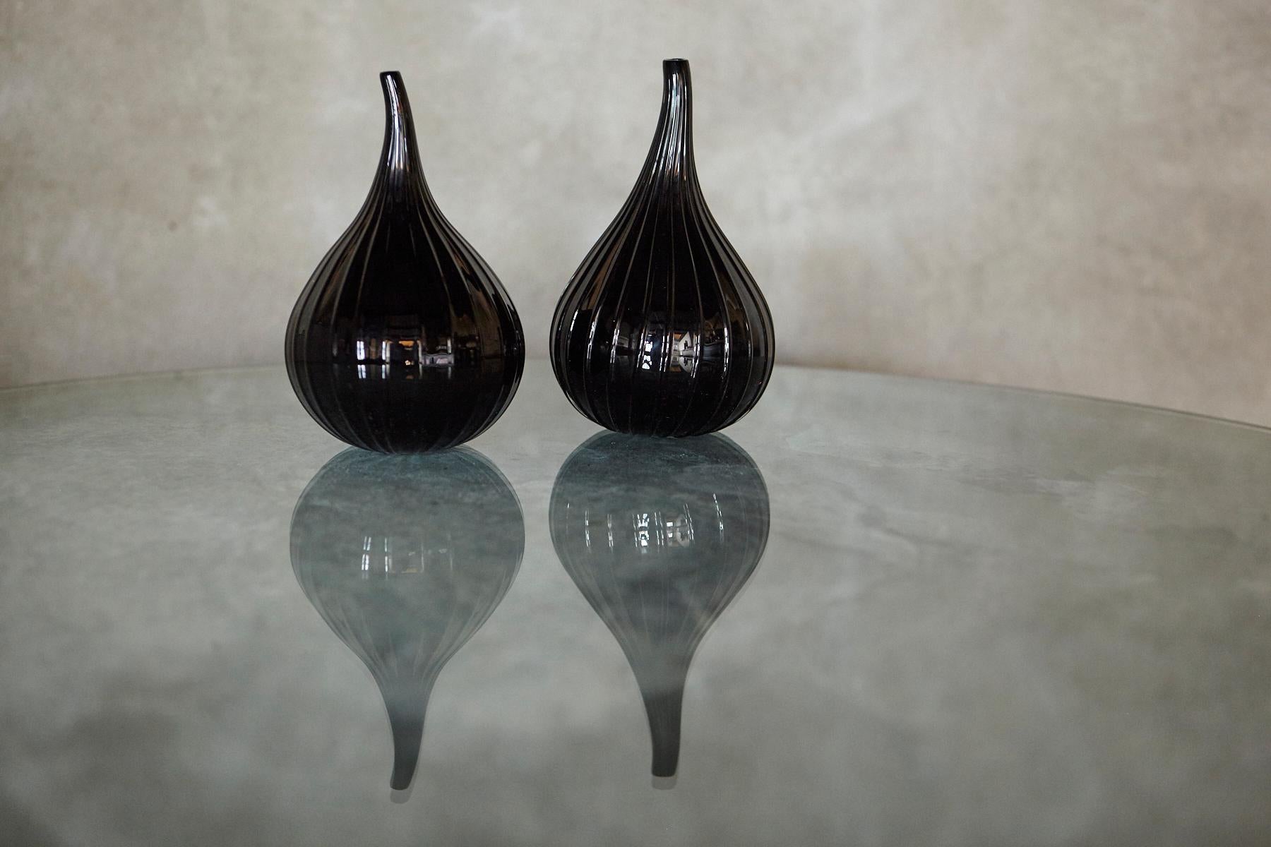 Paar Vasen aus schwarzem Muranoglas 