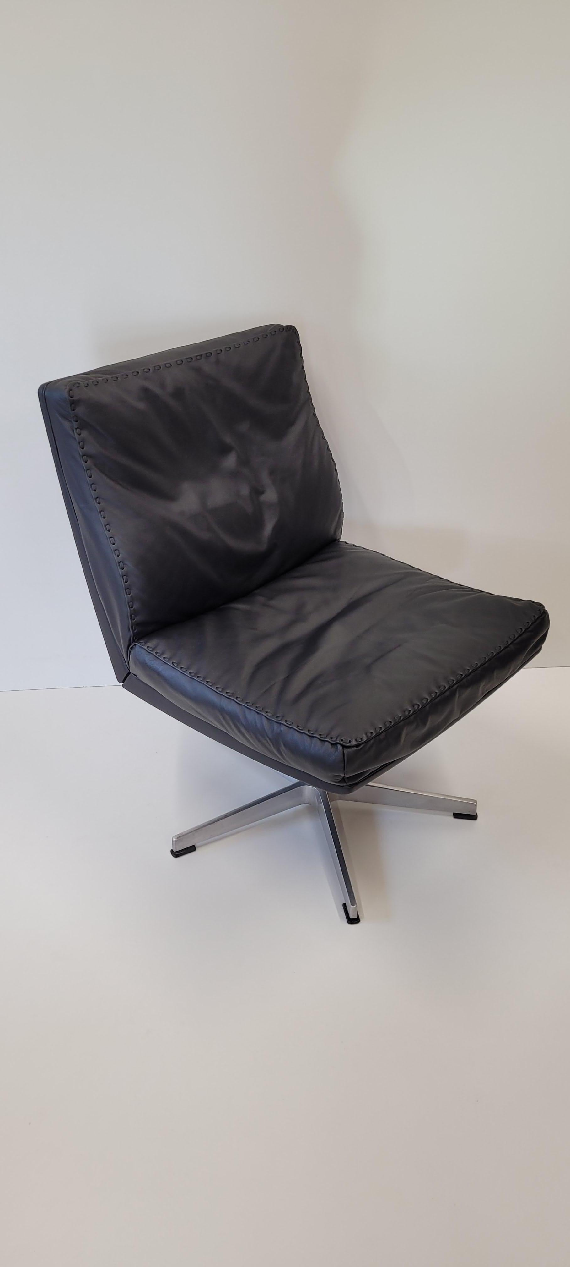 Pair of DS35 Executive Chair by De Sede For Sale 2