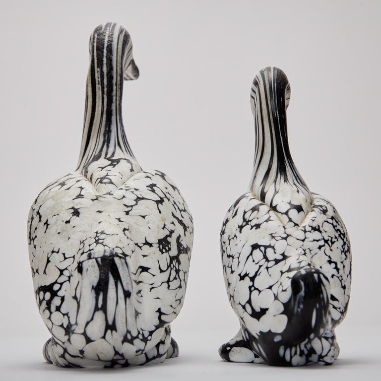 Italian Pair of Ducks Animal Sculptures by Archimede Seguso Murano in Black & White For Sale