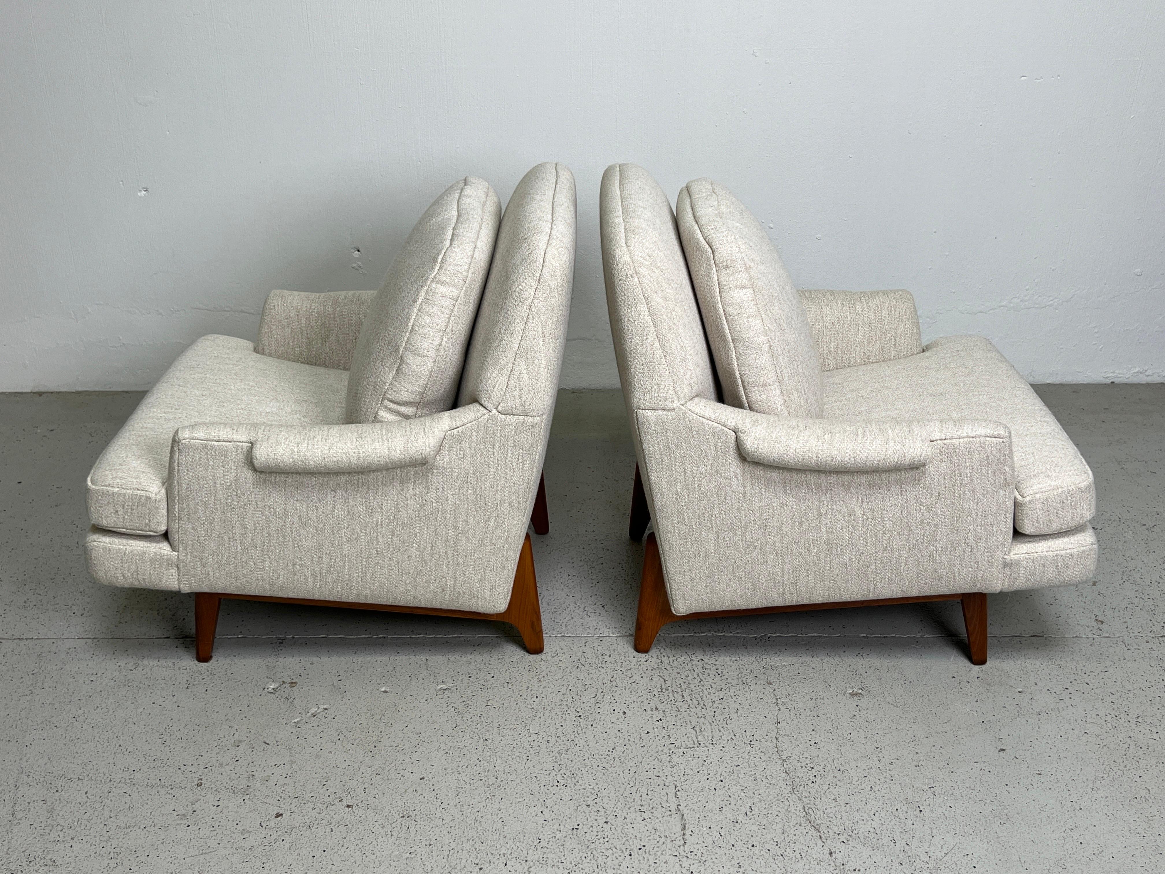 Pair of Dunbar Lounge Chairs  For Sale 5