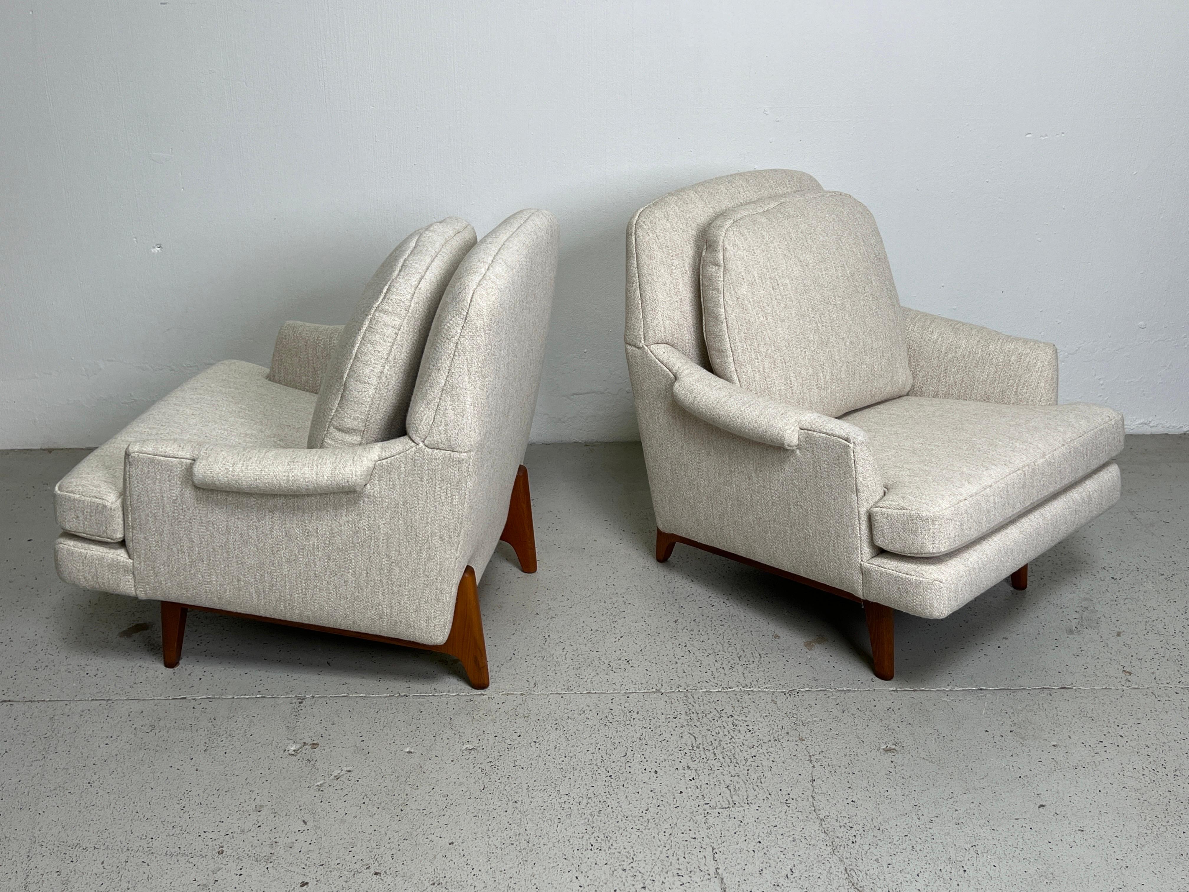 Pair of Dunbar Lounge Chairs  In Good Condition For Sale In Dallas, TX