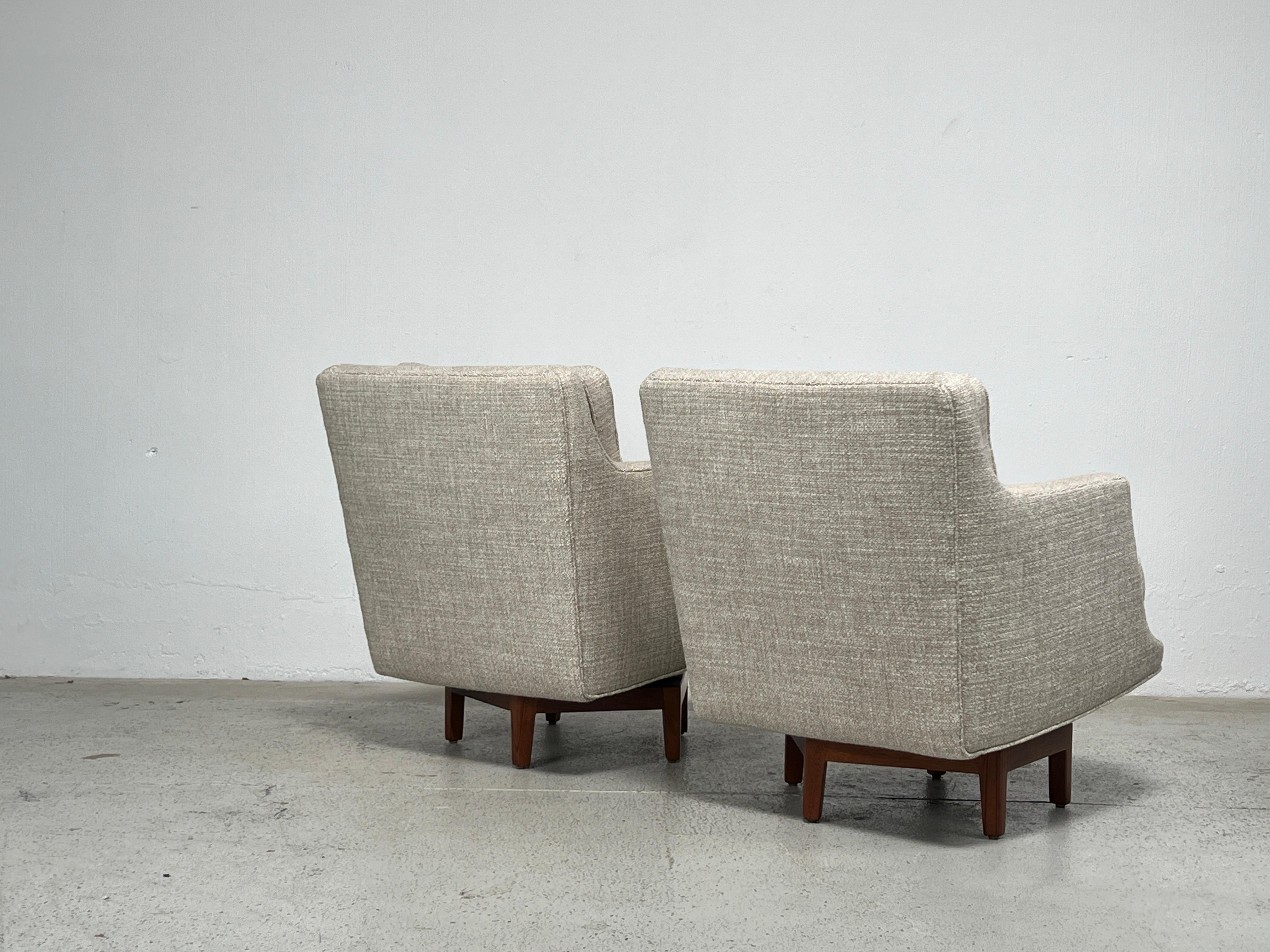 Ein Paar drehbare Dunbar-Stühle von Edward Wormley  im Angebot 5