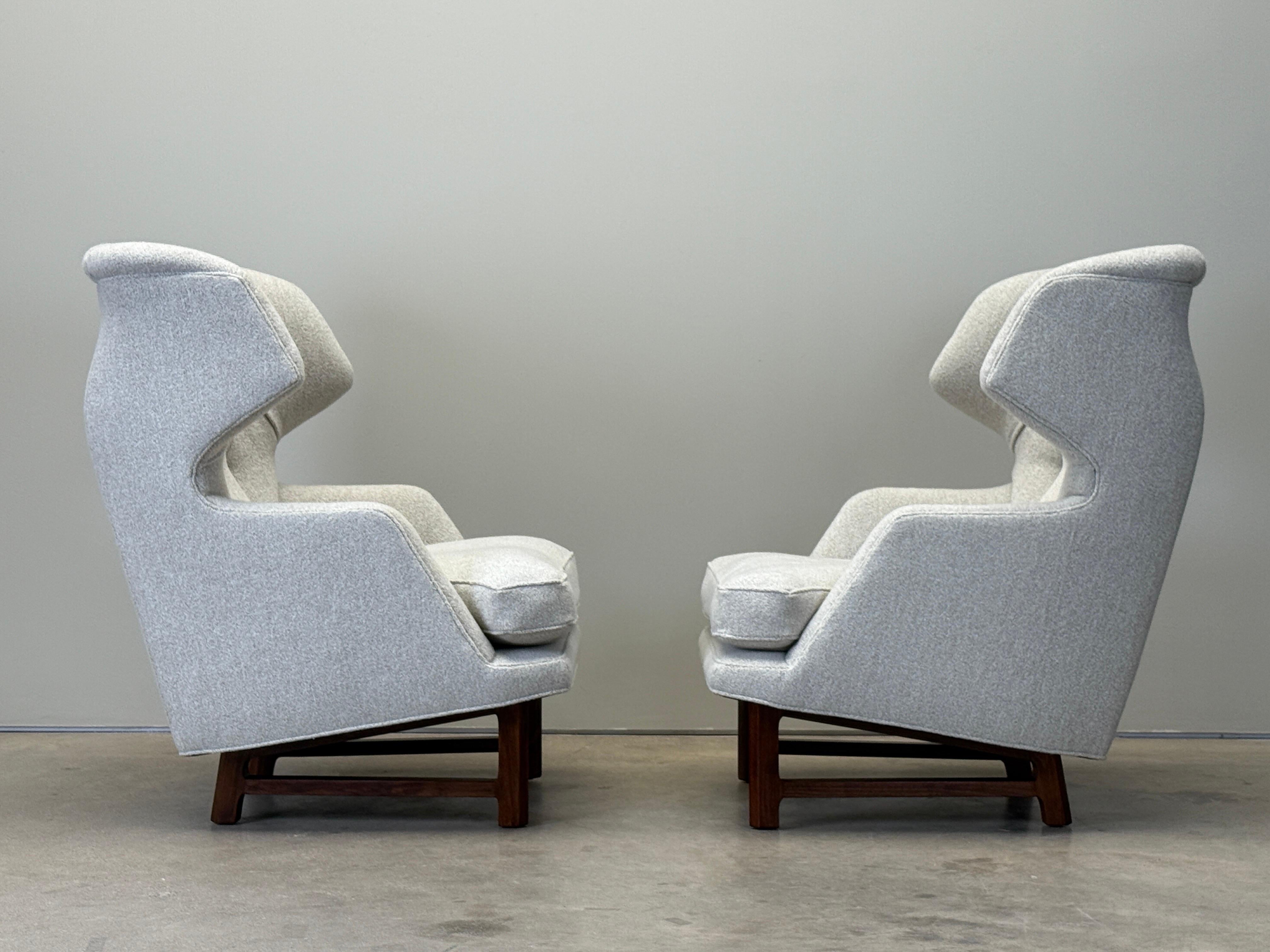 Paire de chaises Janus Dunbar à dossier à ailes par Edward Wormley en vente 10