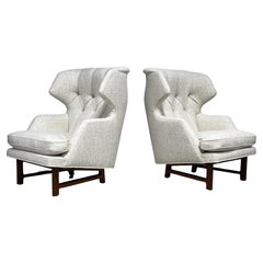 Ein Paar Dunbar Janus-Stühle mit Flügelrückenlehne von Edward Wormley 