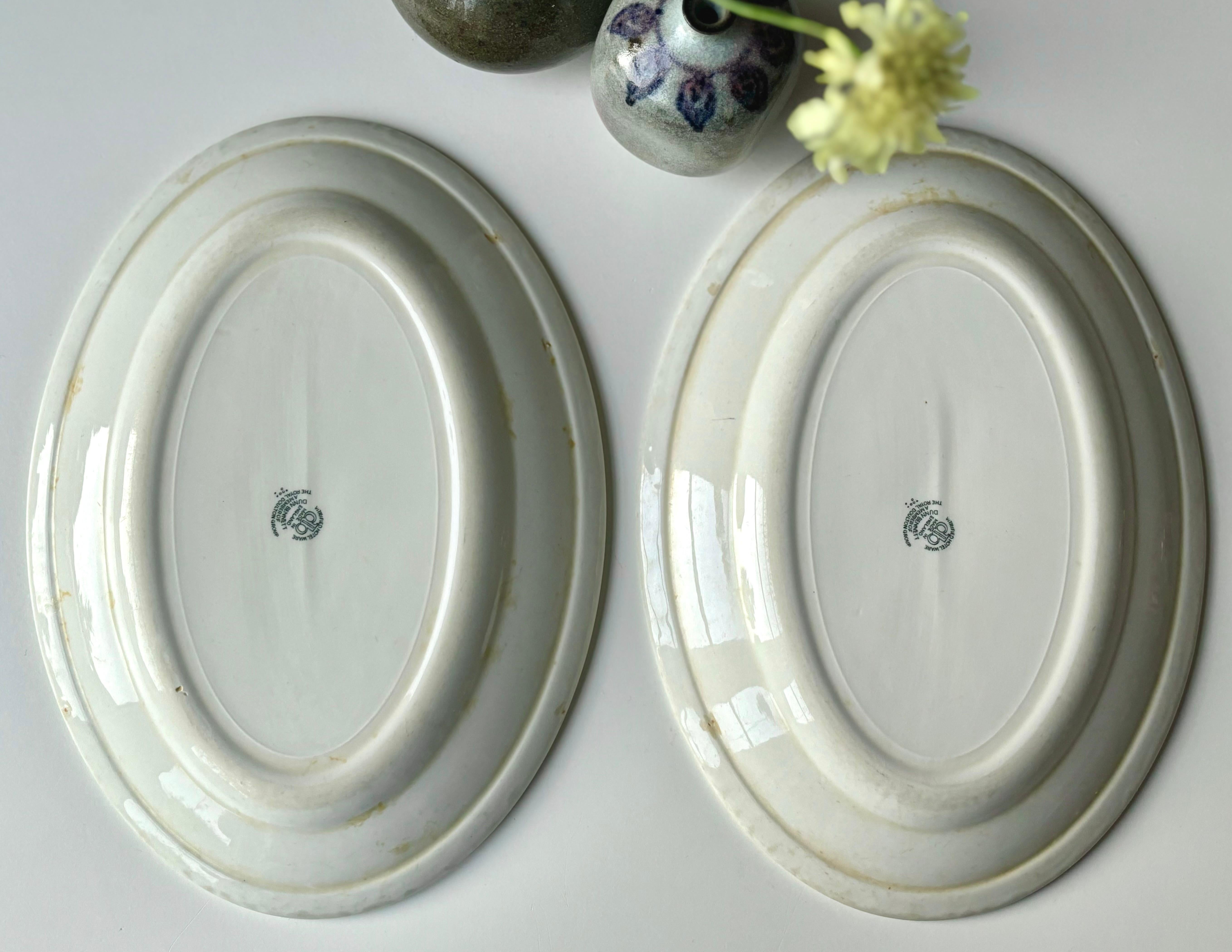 Pareja de Platos Ovalados Dunn Bennett Royal Doulton, Años 60 Fayenza en venta