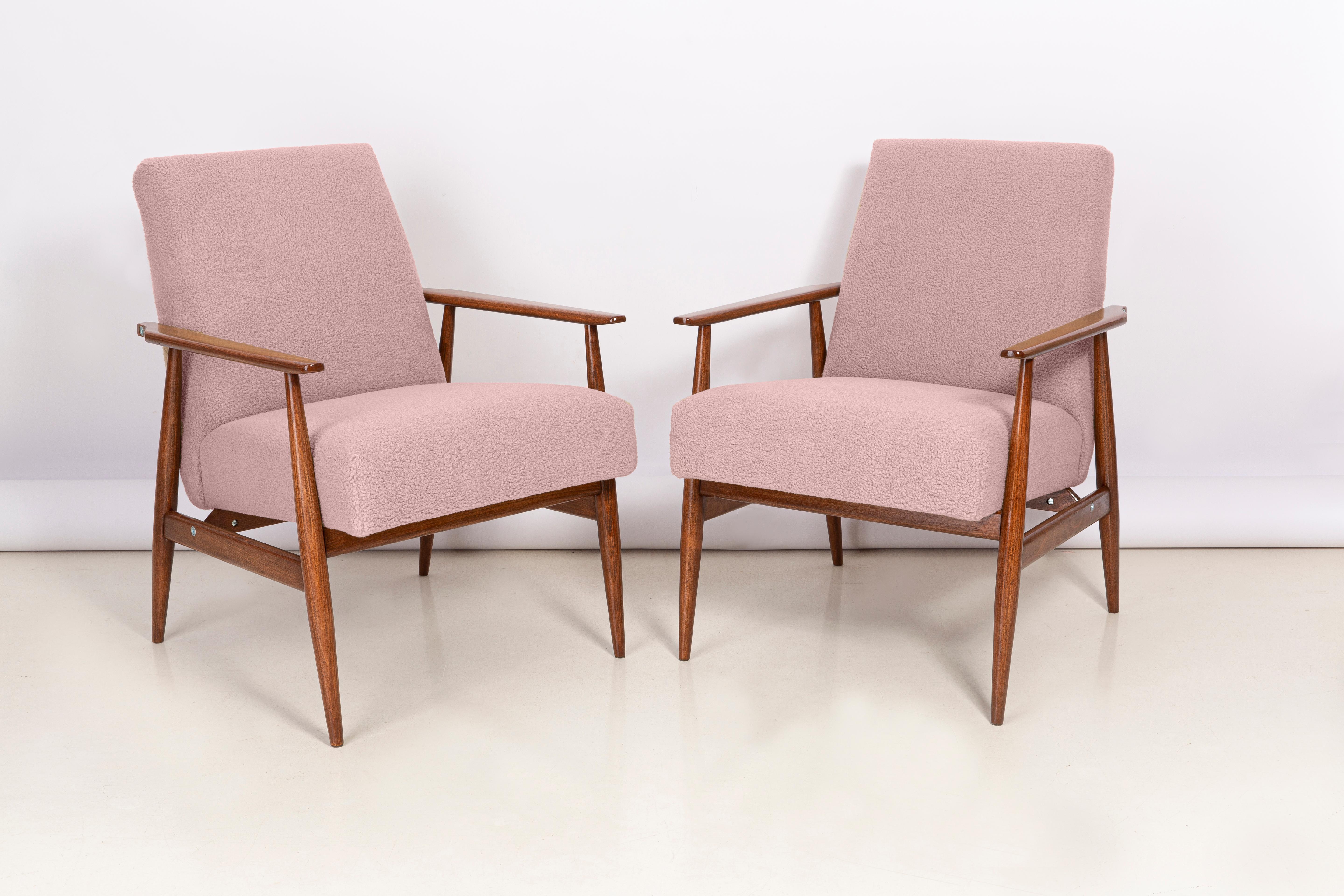 A pair of dusty pink bouclé armchairs, designed by Henryk Lis. Furniture after full carpentry and upholstery renovation. The armchairs will be perfect in Minimalist spaces, both private and public. 

Upholstery - faux fur has a structure